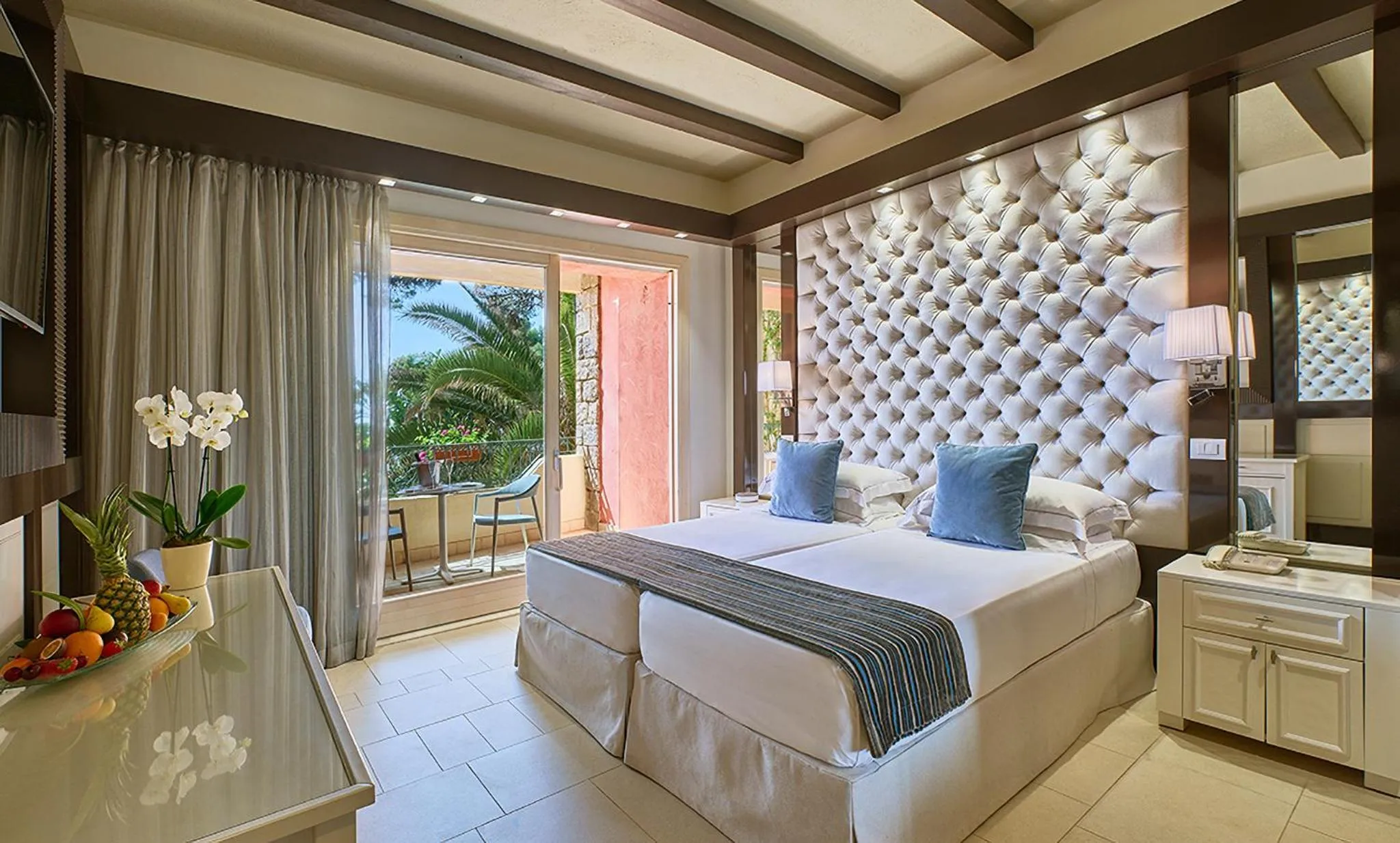 Bedroom, Bed in Forte Village Resort - Il Castello