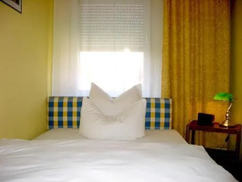 Bed in Hotel Neustadt