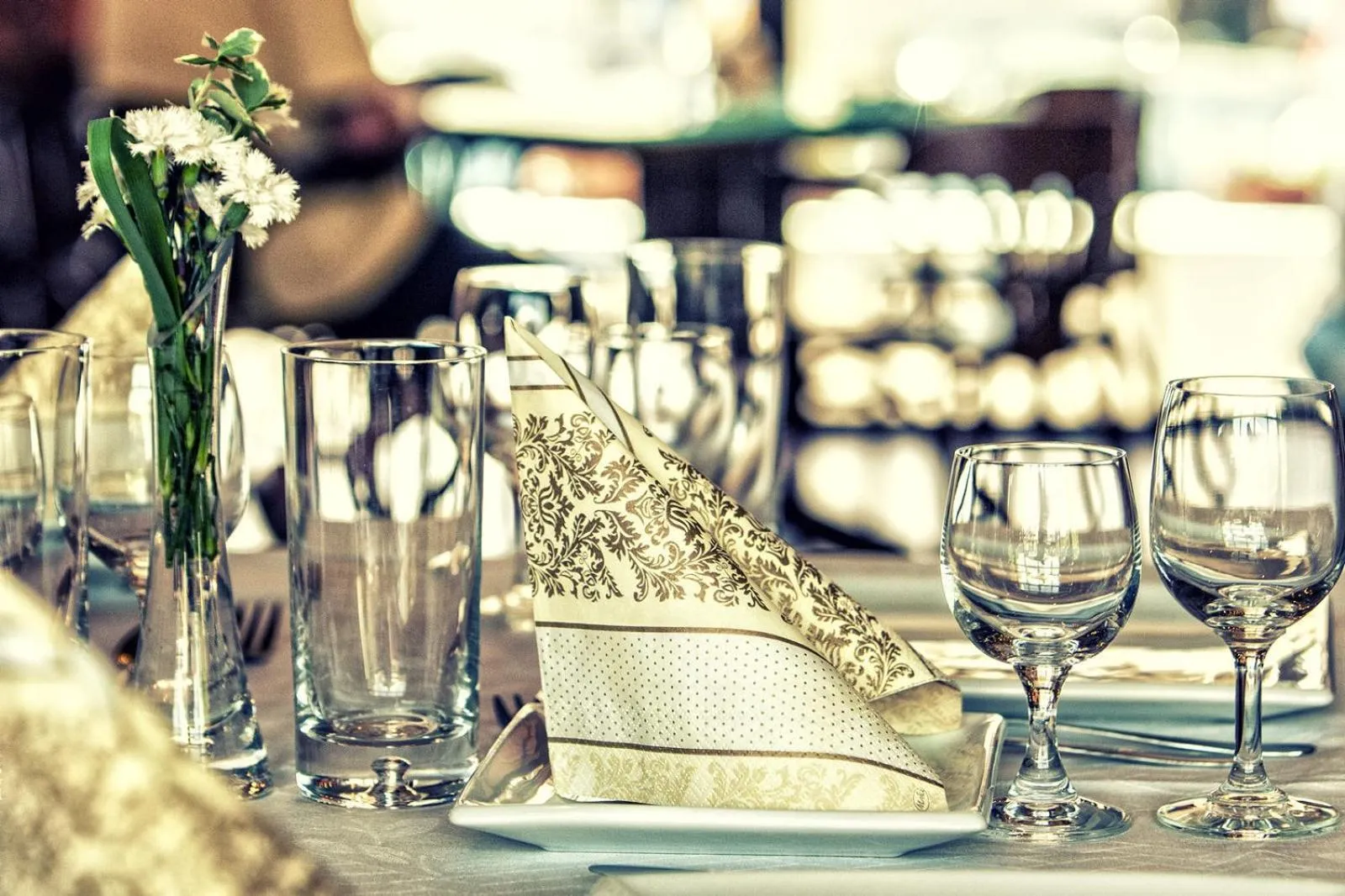 Restaurant/places to eat in Hotel Renesans