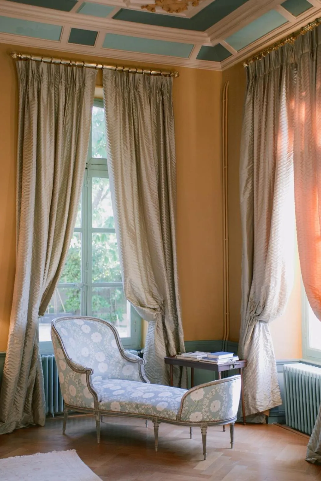 Lounge or bar in Chateau de Varenne