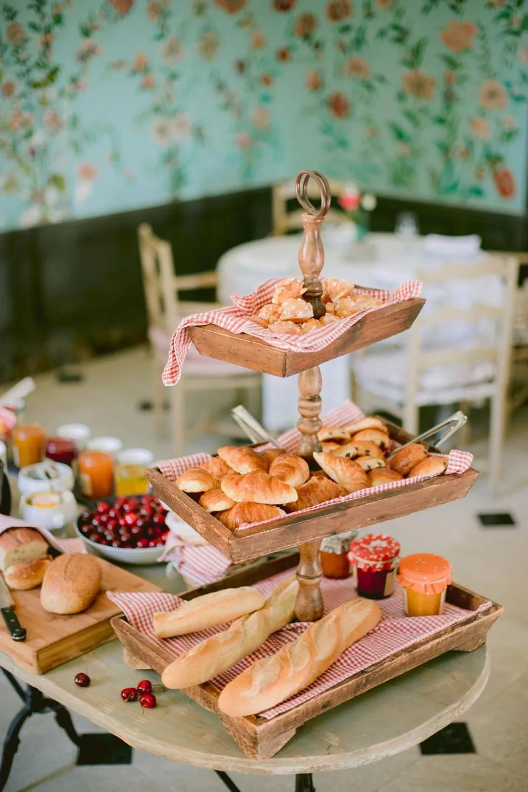 Continental breakfast in Chateau de Varenne