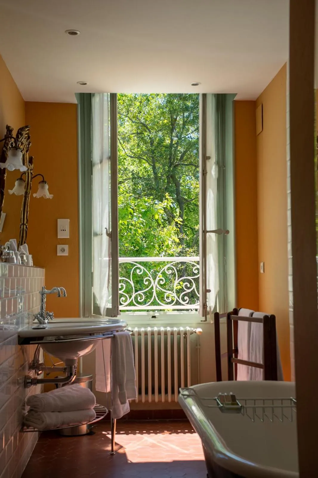 Bathroom in Chateau de Varenne