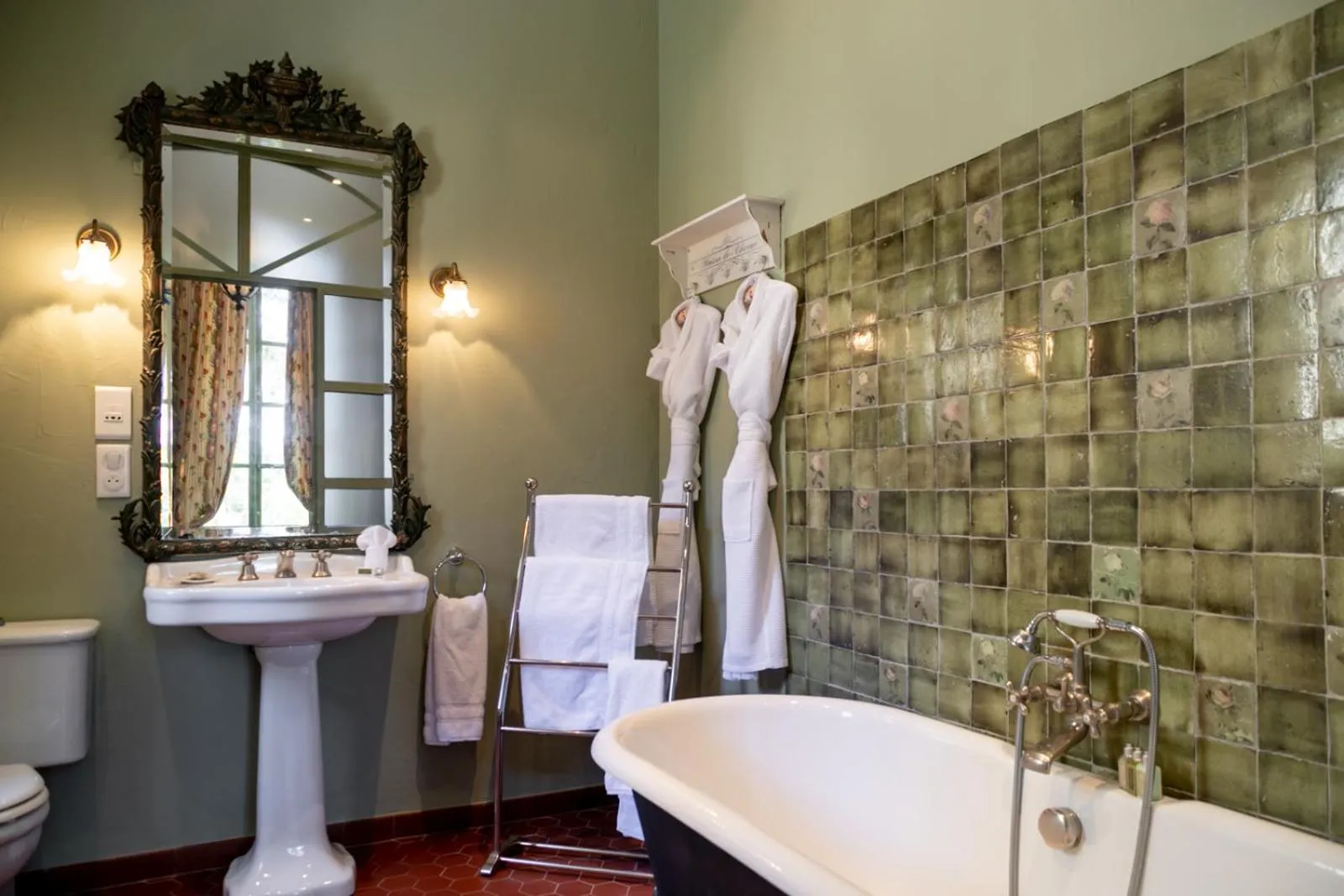 Shower in Chateau de Varenne