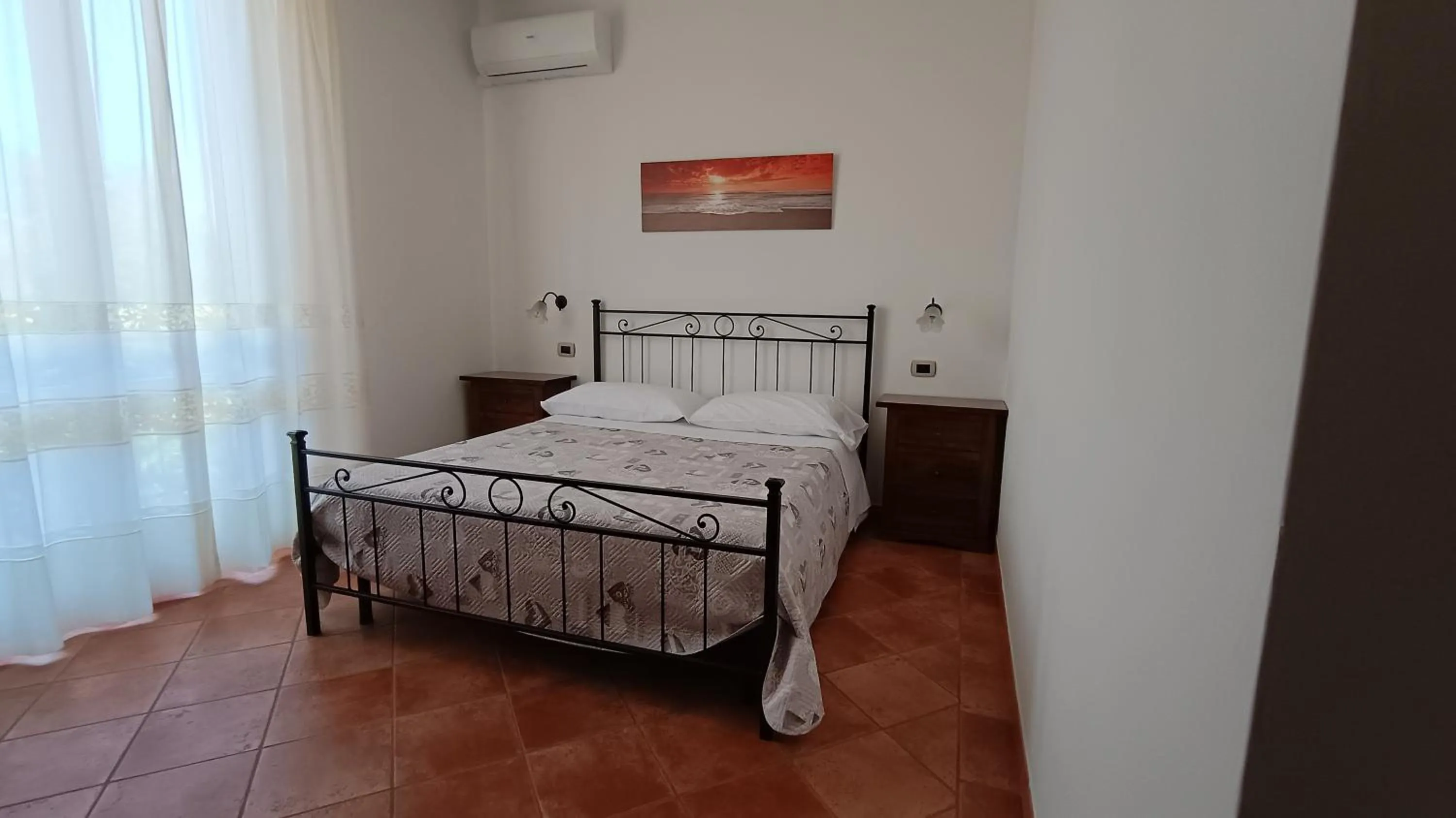 Bedroom, Bed in B&B Il Girasole - Rooms & House in country - air conditioned - 1500 meters from historic center