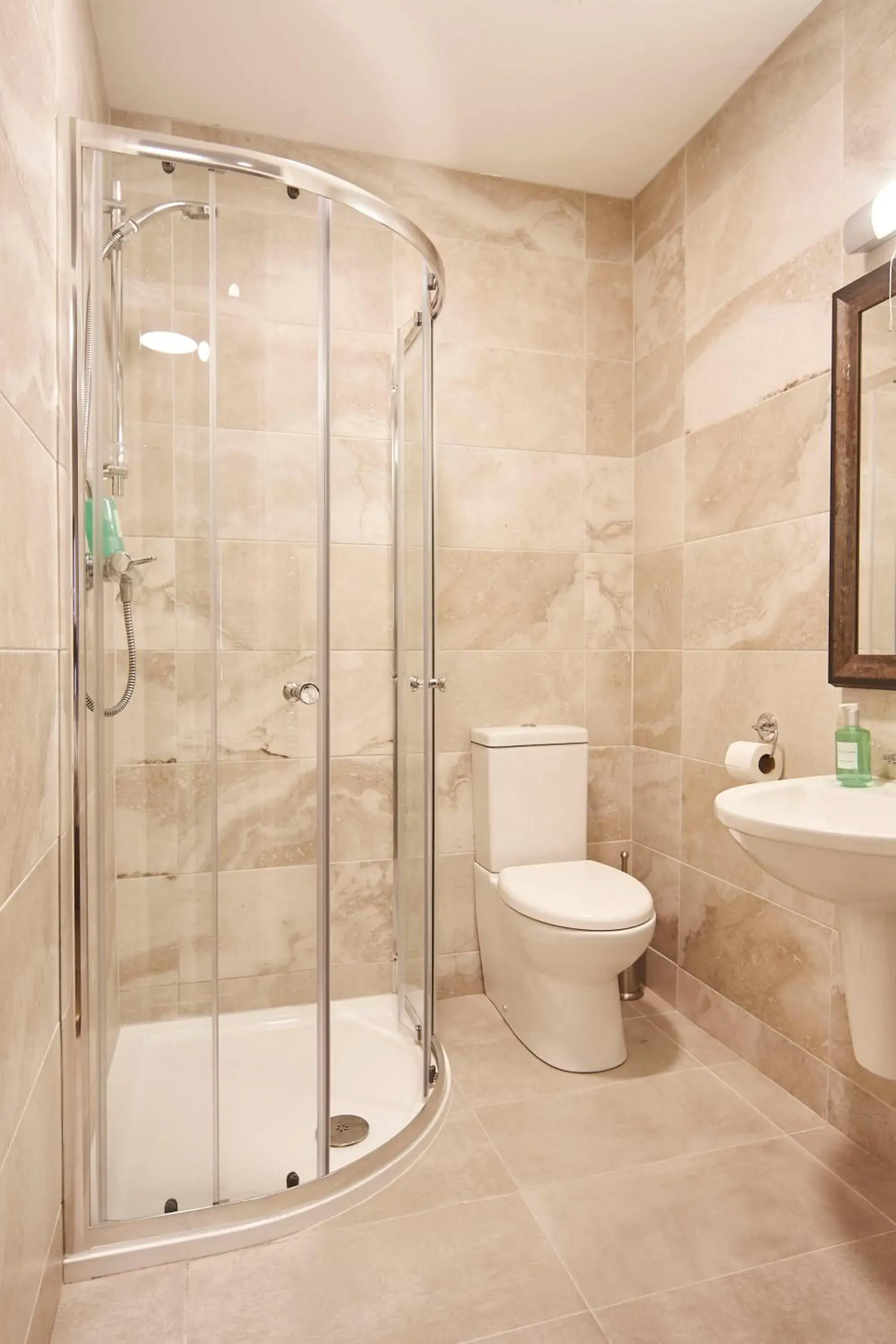 Double or Twin Room in The Farmers Kitchen Hotel Double or Twin Room in The Farmers Kitchen Hotel