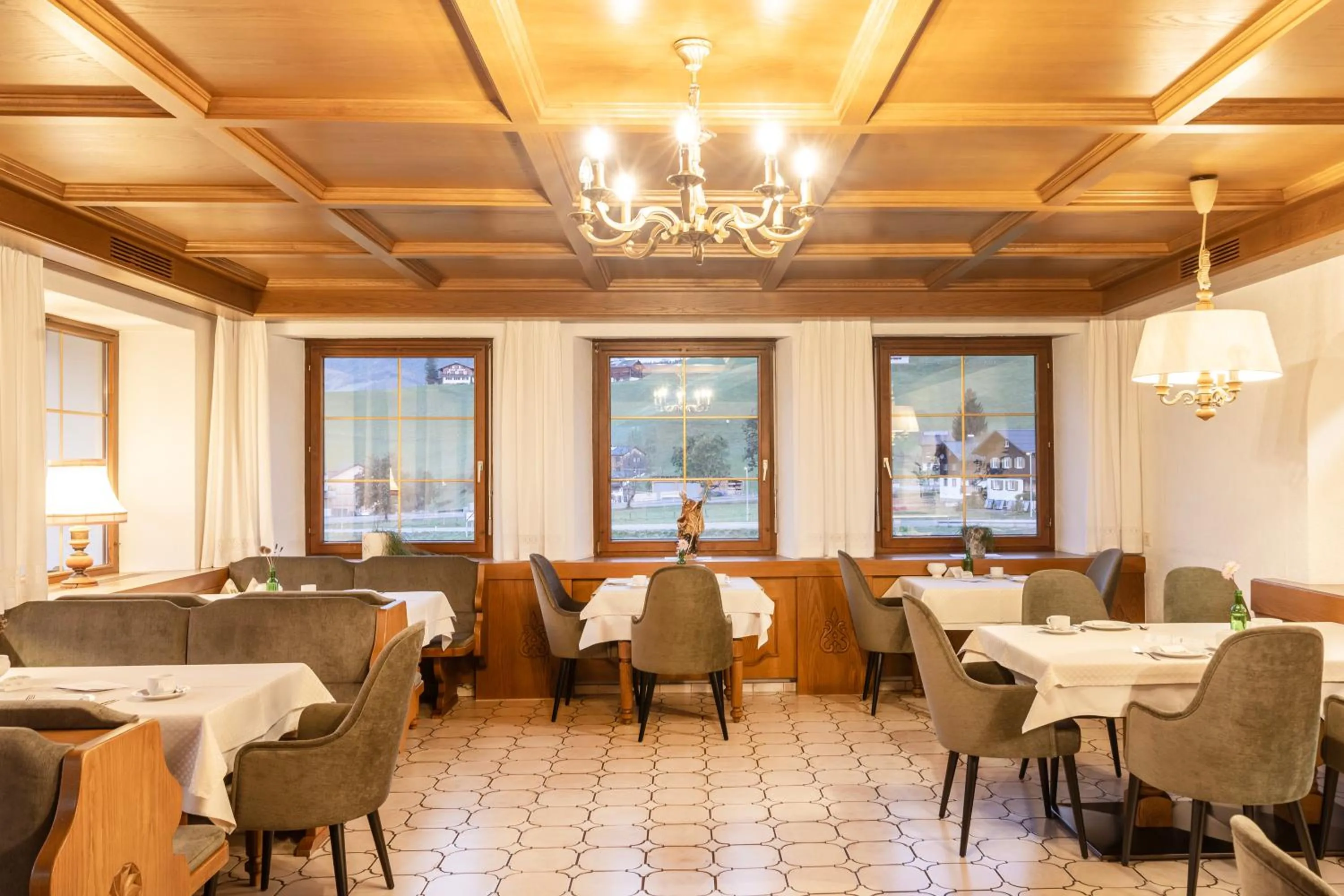 Restaurant/places to eat in Hotel Elisabeth