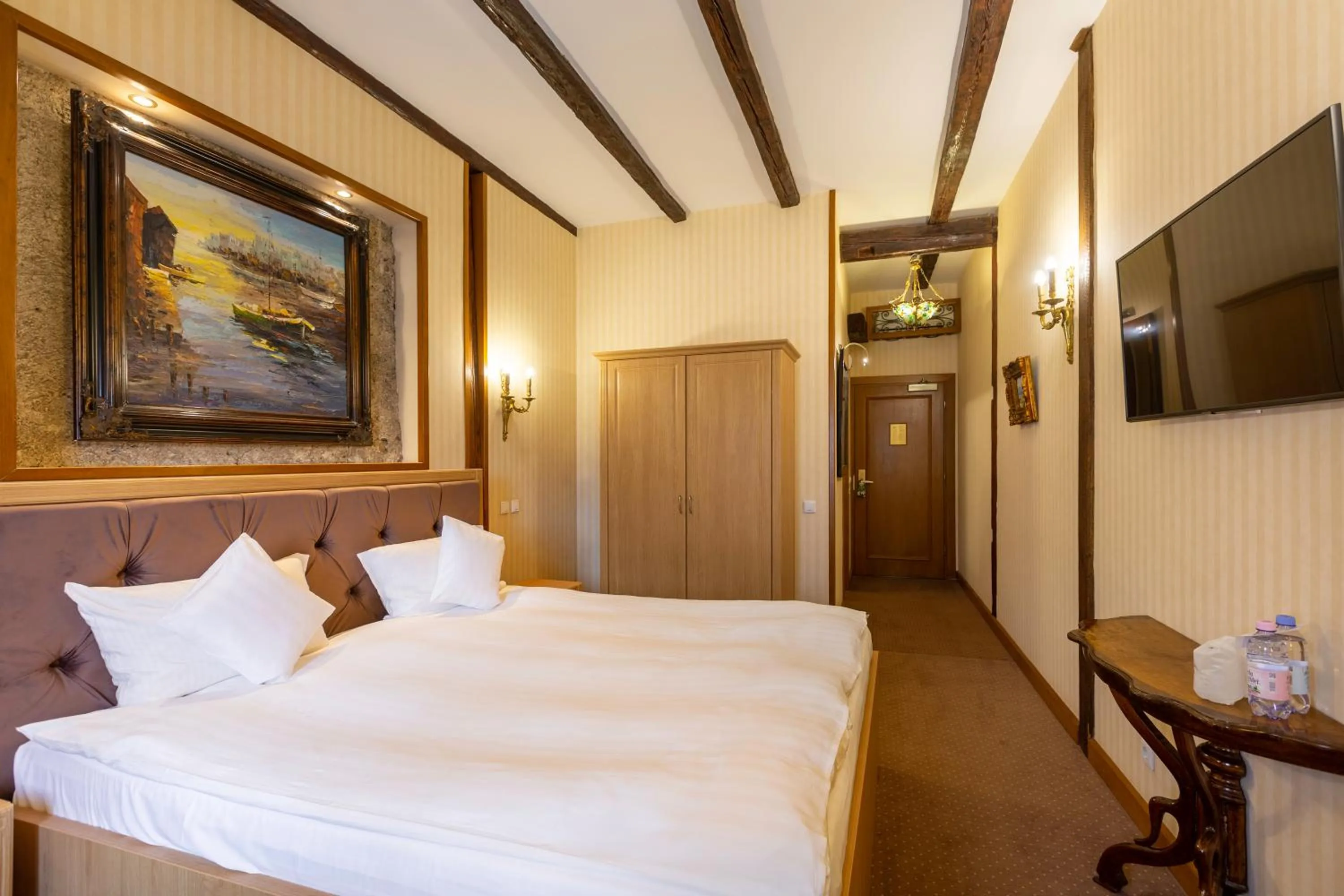 Bed in Hotel Am Ring