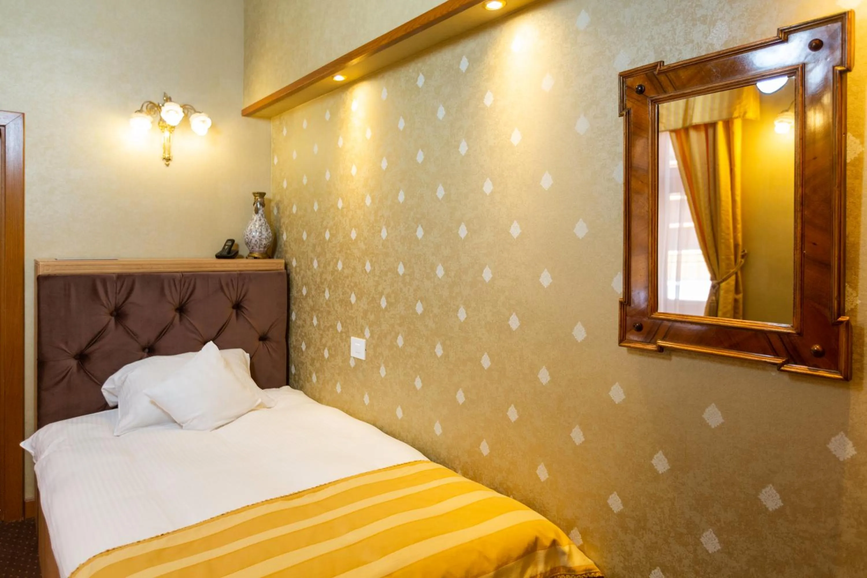 Bed in Hotel Am Ring