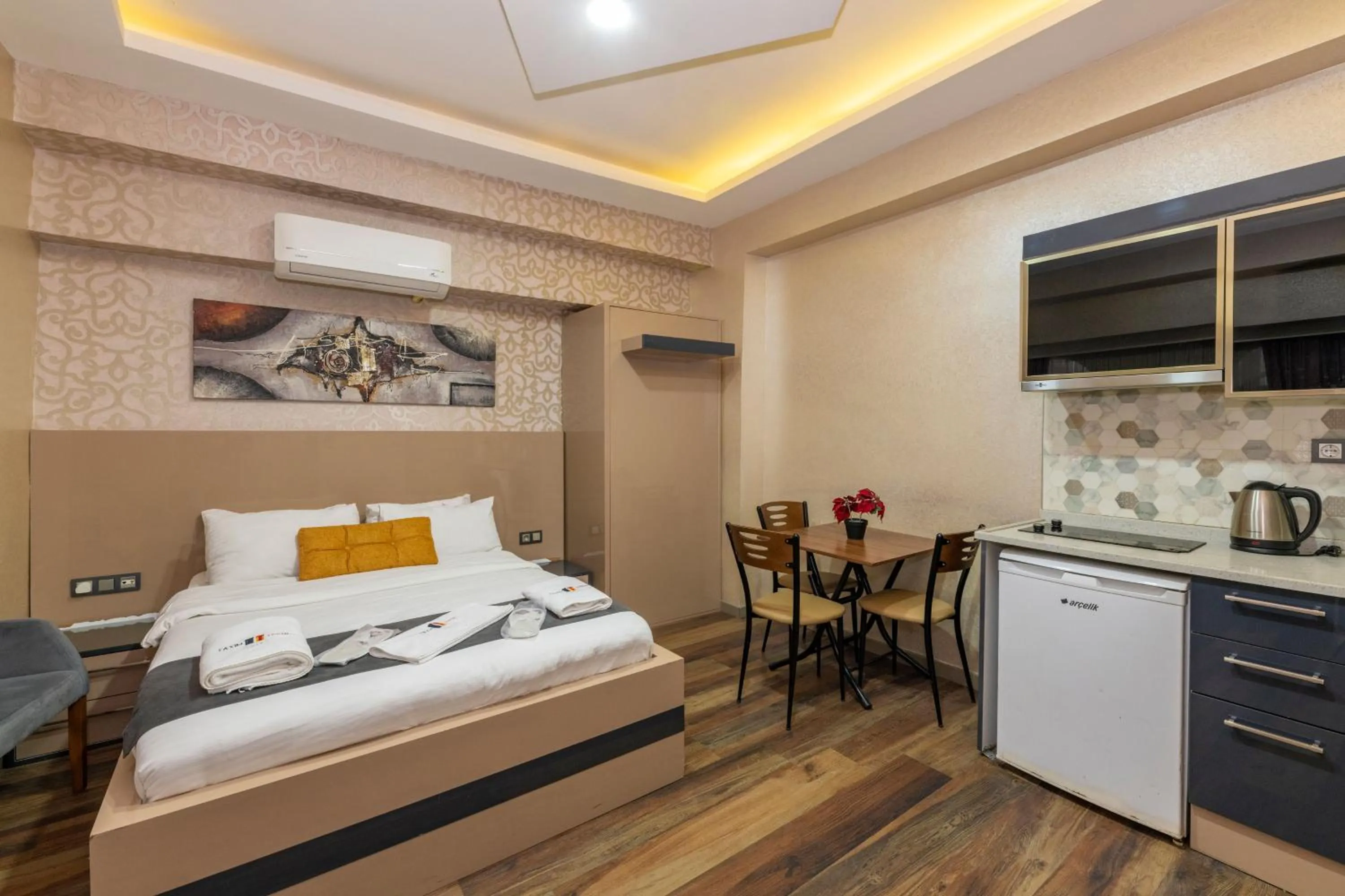 Photo of the whole room, Bed in Taxim Trend Suites