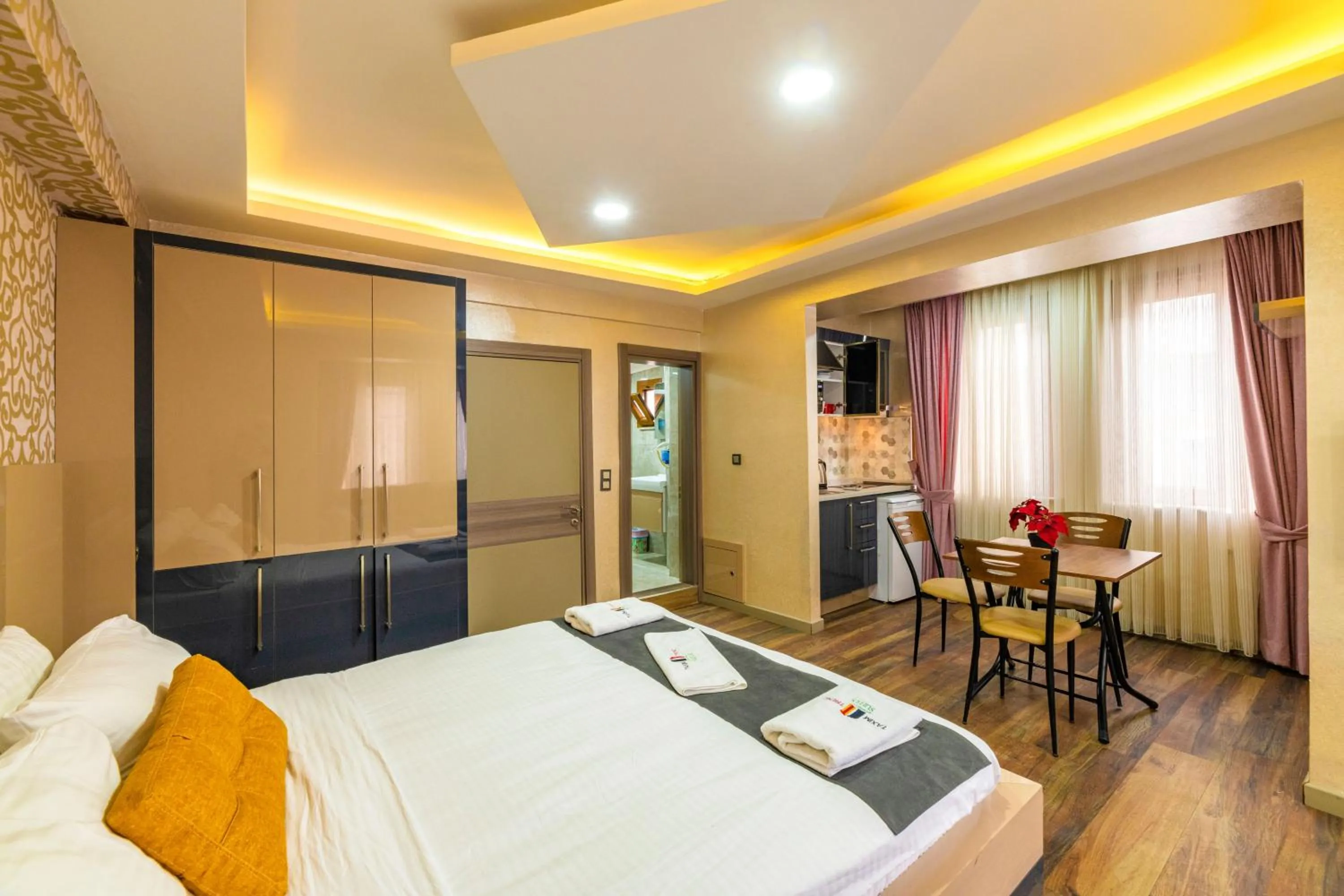 Massage, Bed in Taxim Trend Suites