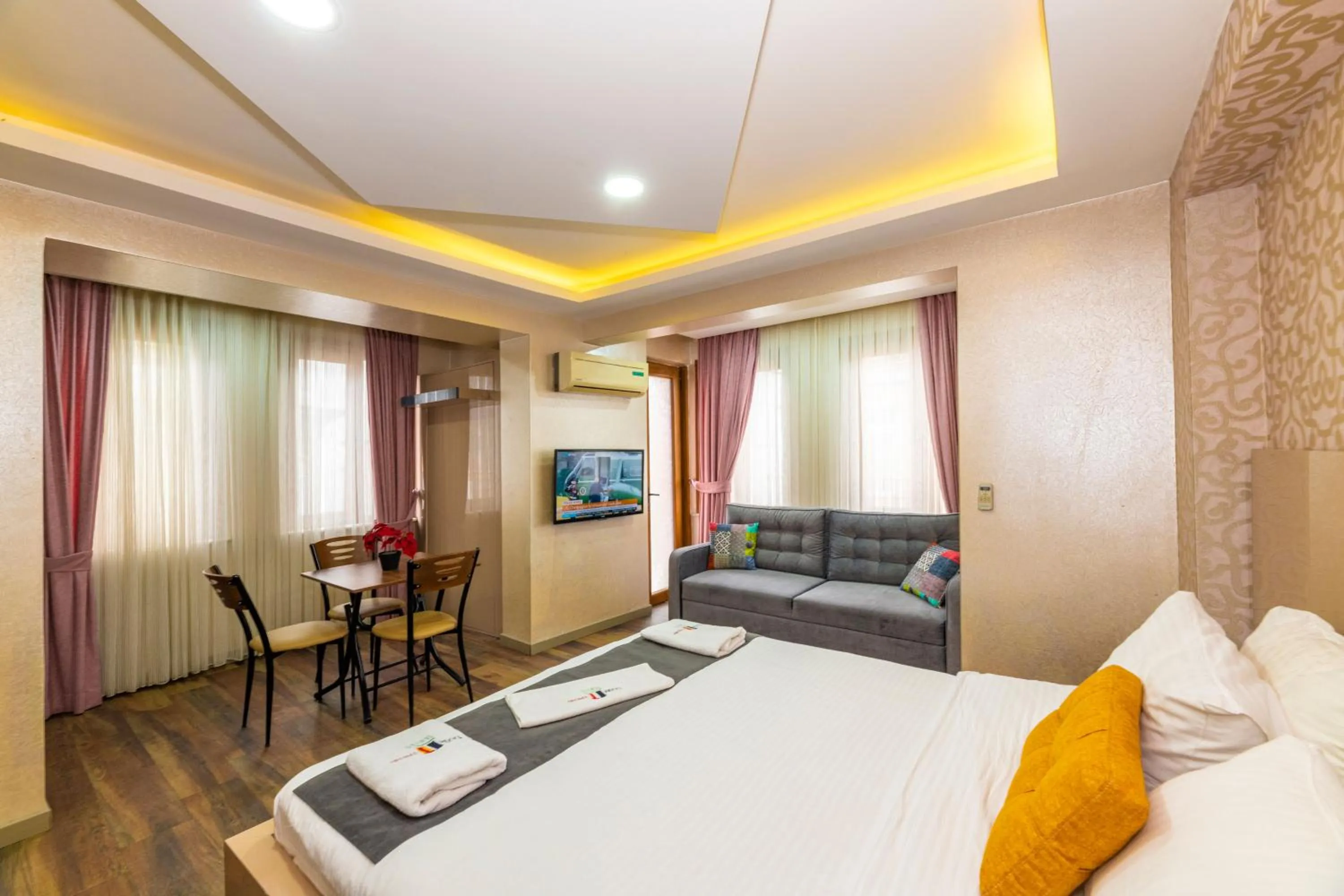 Massage, Bed in Taxim Trend Suites