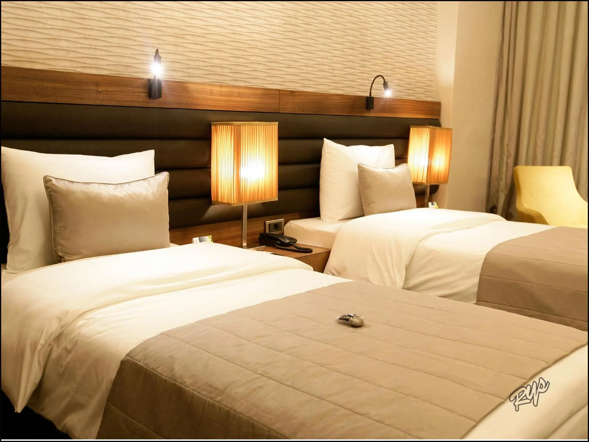 Bedroom, Bed in RYS Hotel