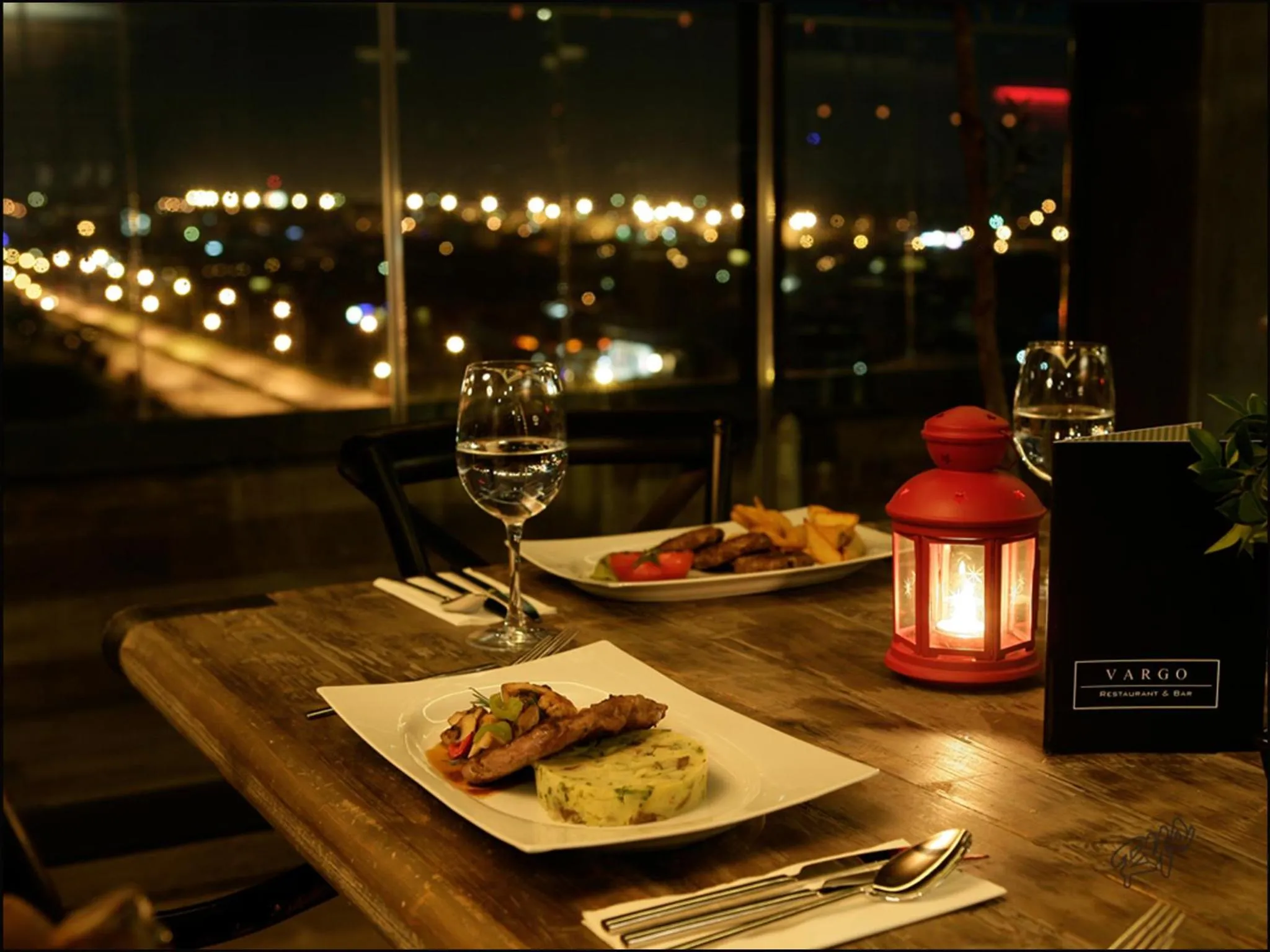 Restaurant/places to eat in RYS Hotel