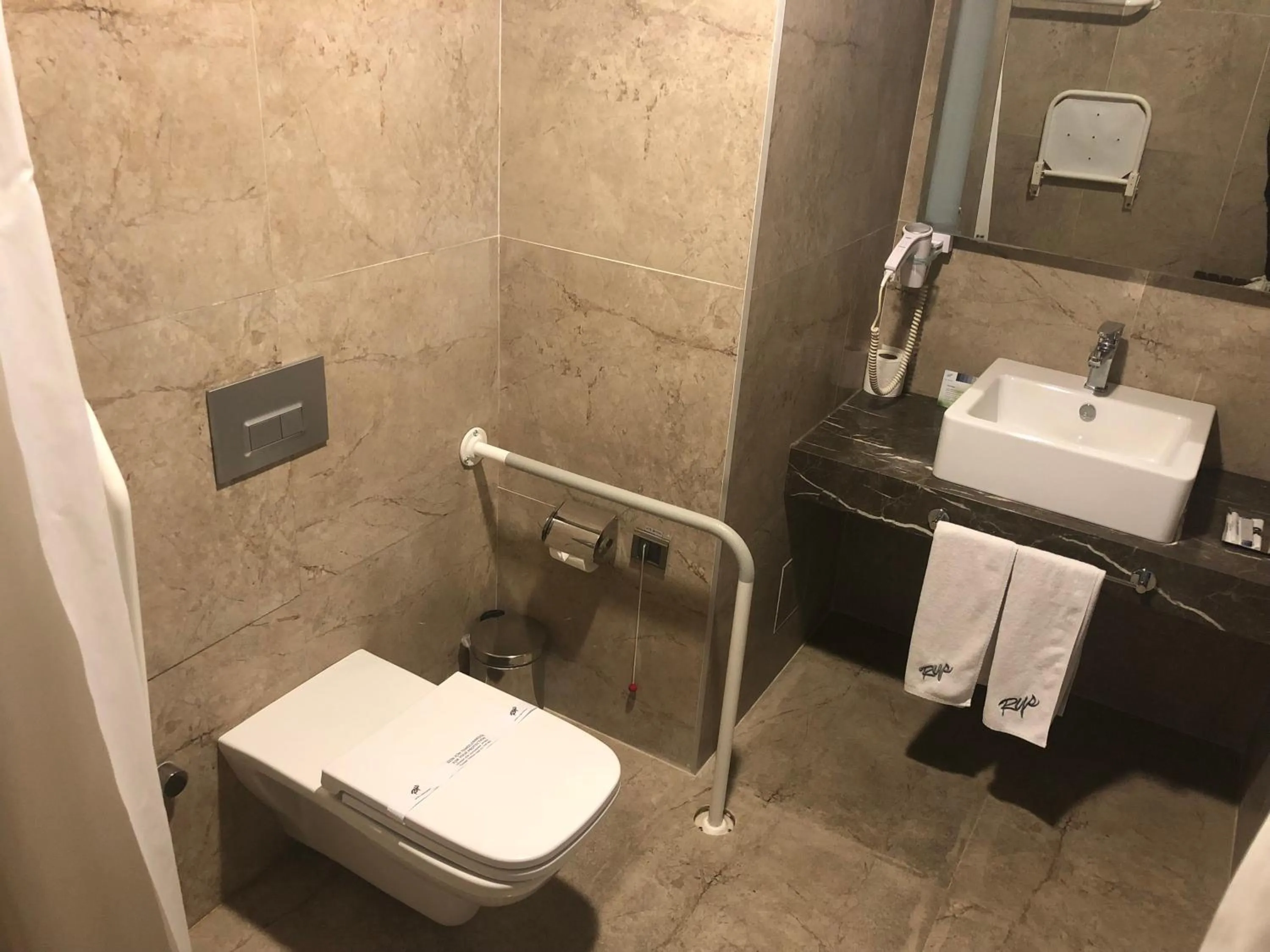 Facility for disabled guests in RYS Hotel