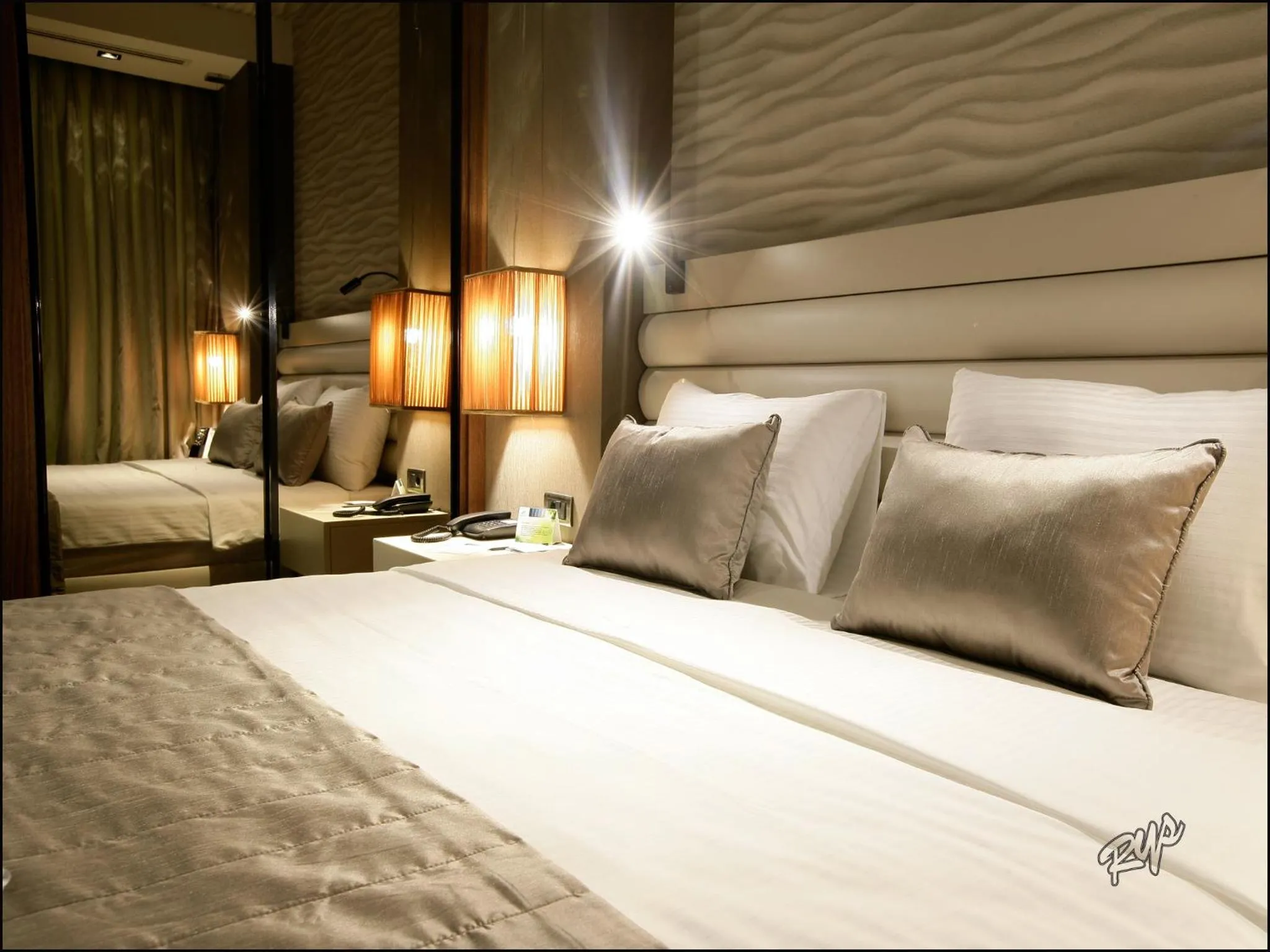 Bedroom, Bed in RYS Hotel