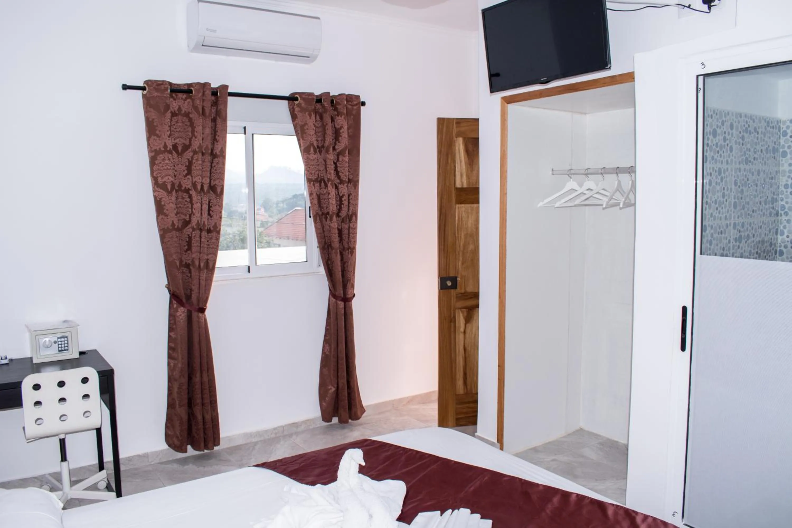 Bedroom, Bed in Paradise Agua Leve Residential