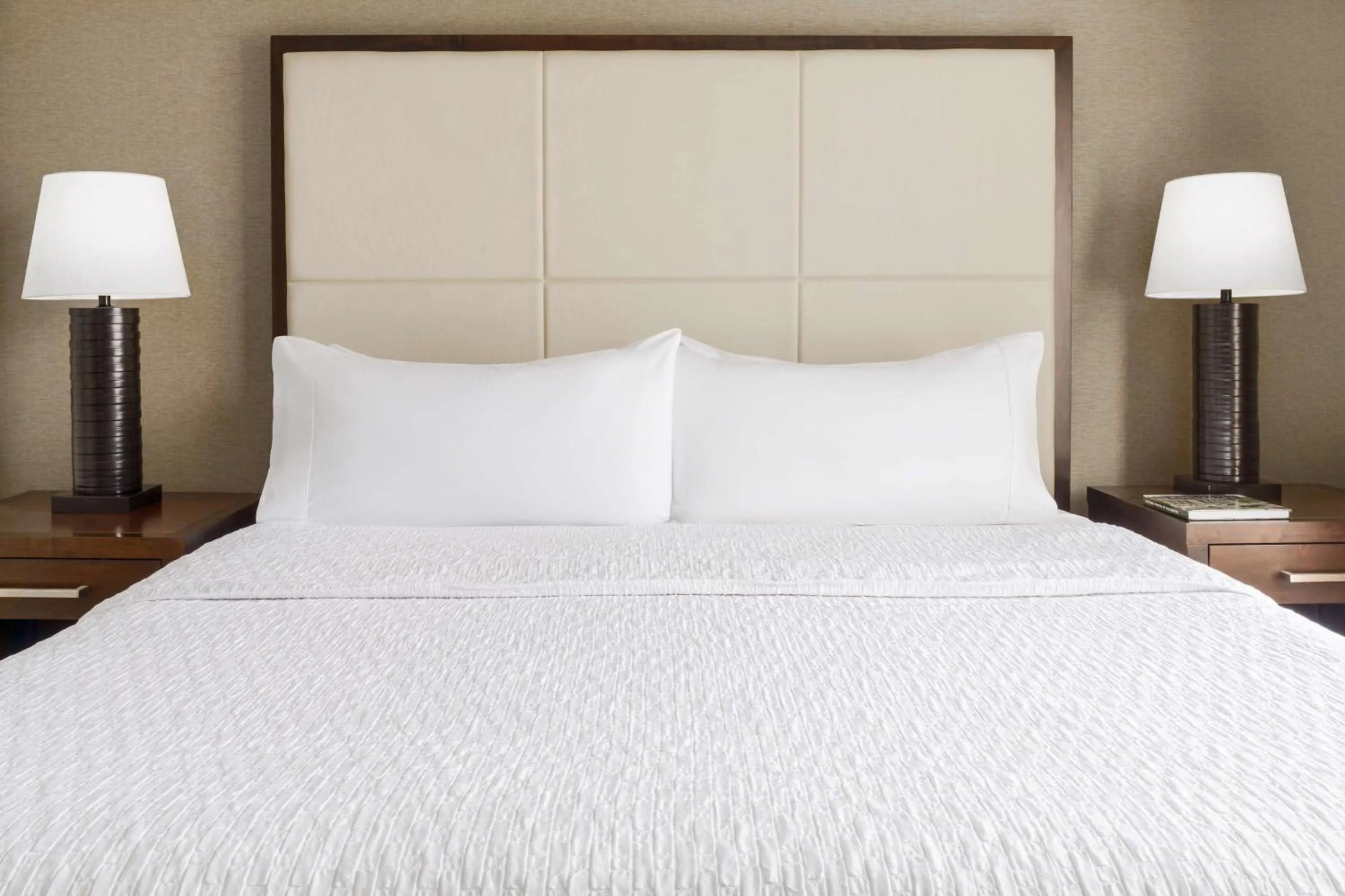 Bed in Homewood Suites Rochester-Henrietta