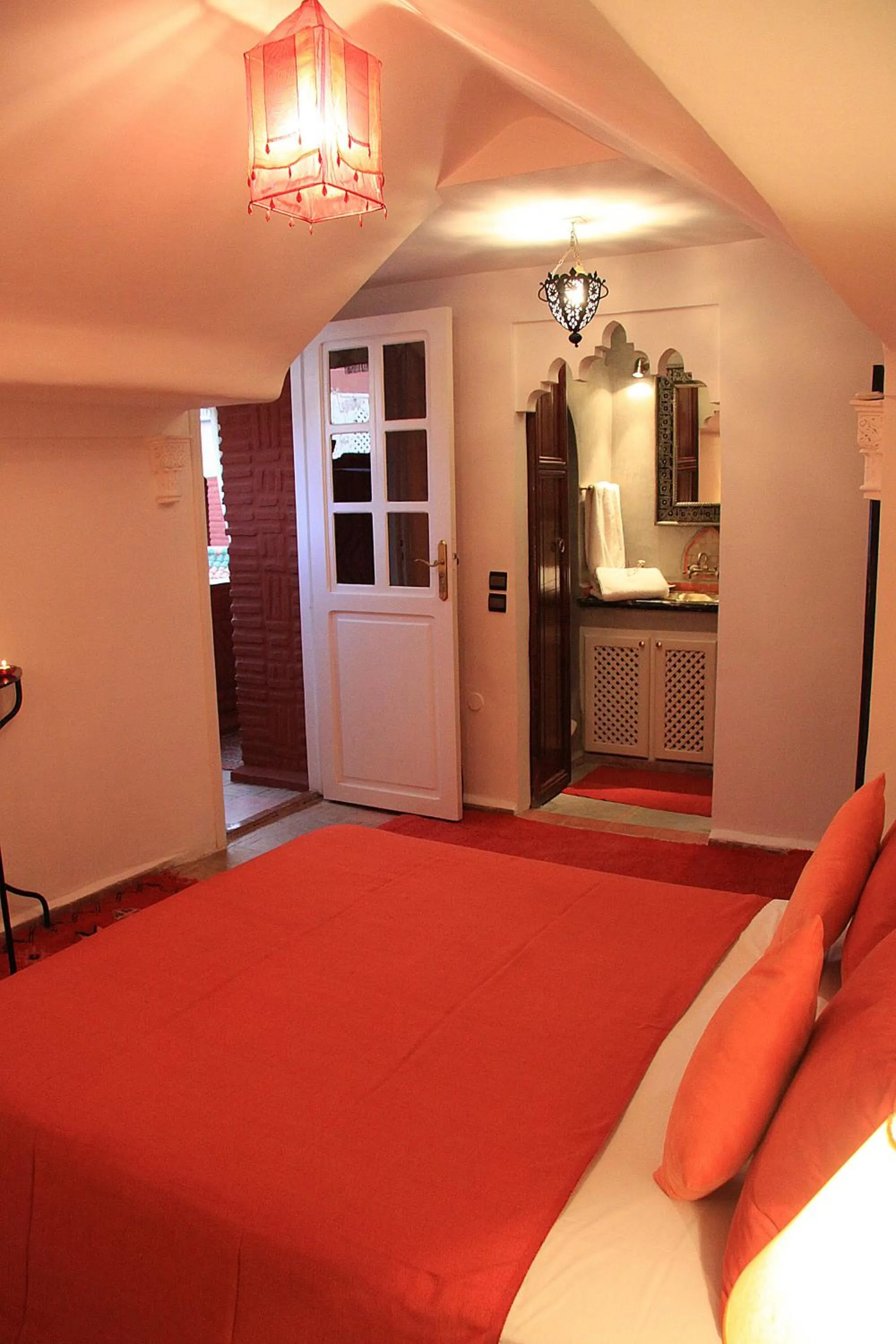 Photo of the whole room, Bed in Riad Eden