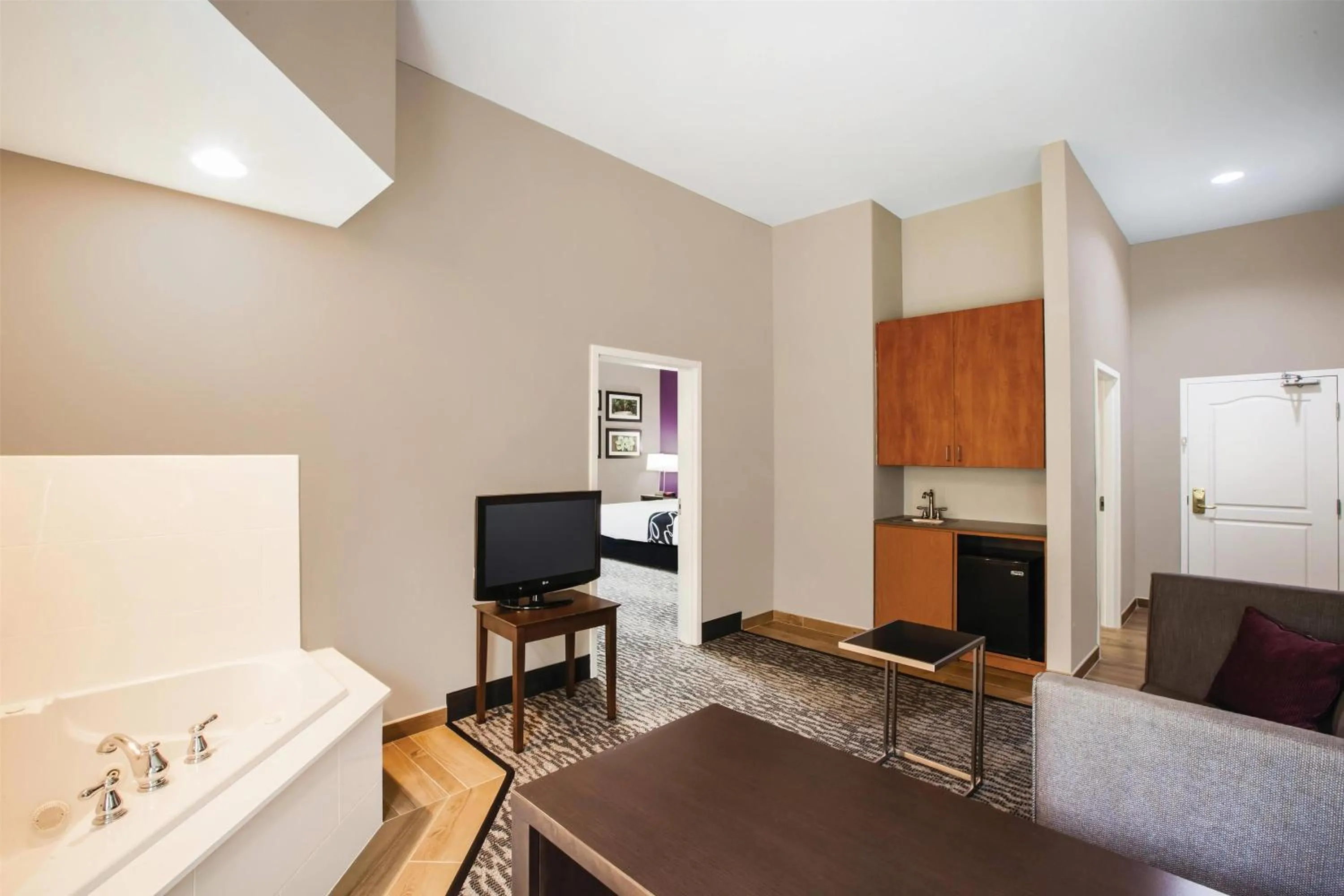 Photo of the whole room in La Quinta by Wyndham Baton Rouge Denham Springs