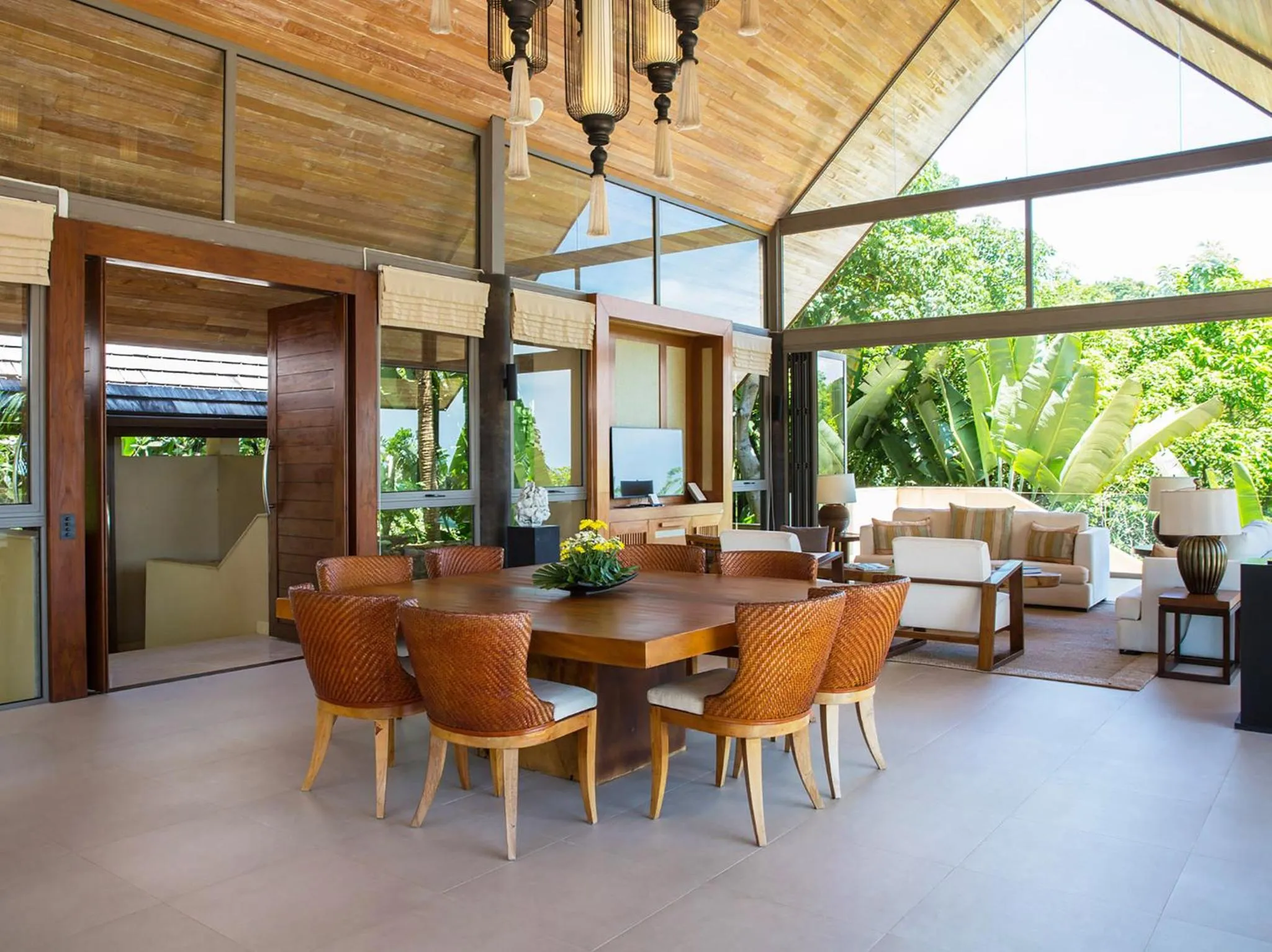 TV and multimedia in Panacea Retreat