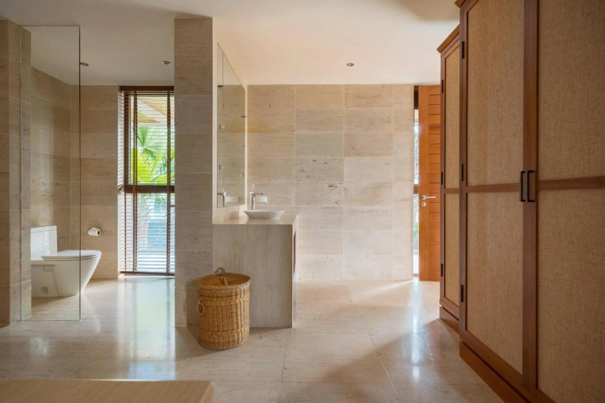 Toilet in Panacea Retreat