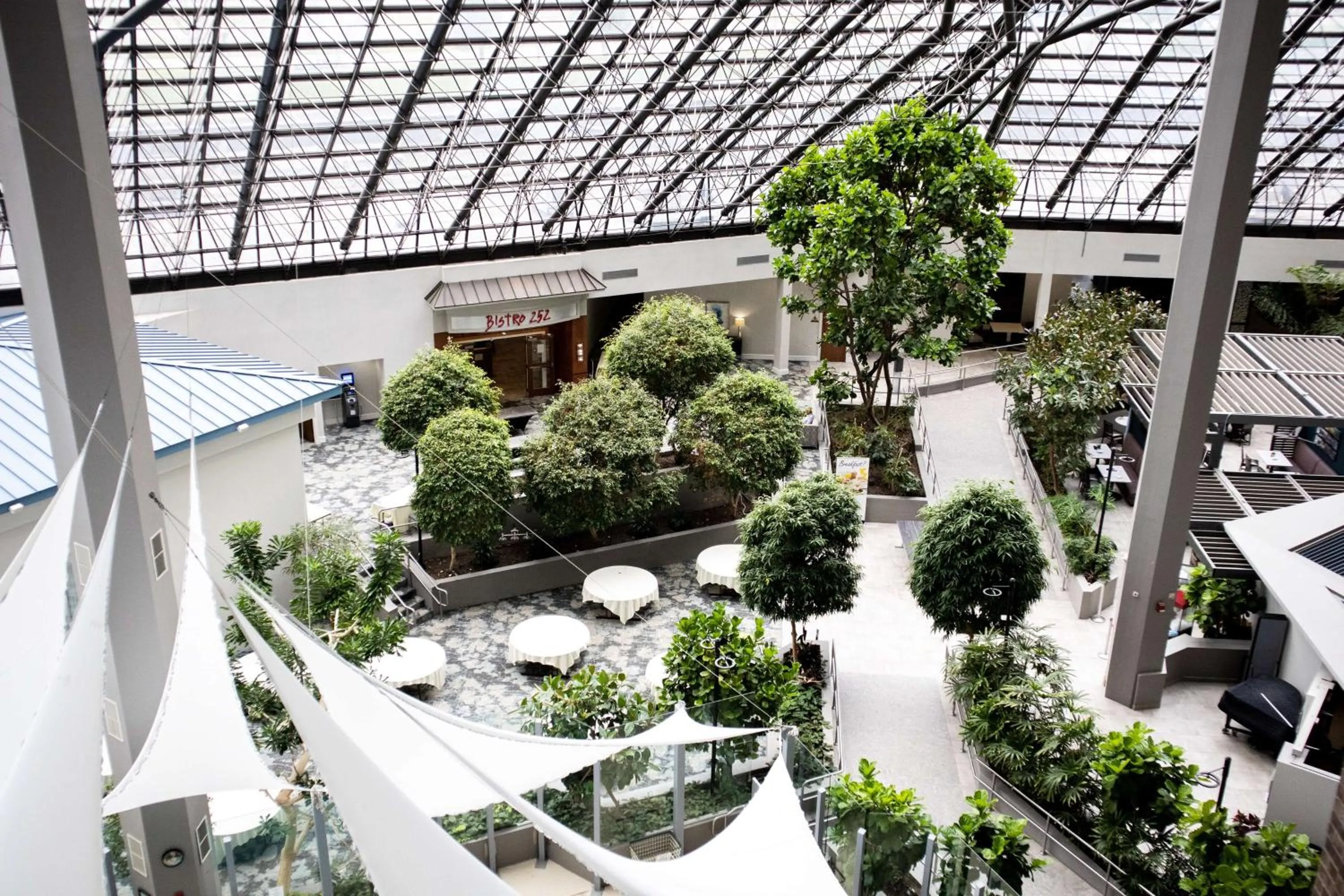 Lobby or reception in DoubleTree by Hilton Rochester