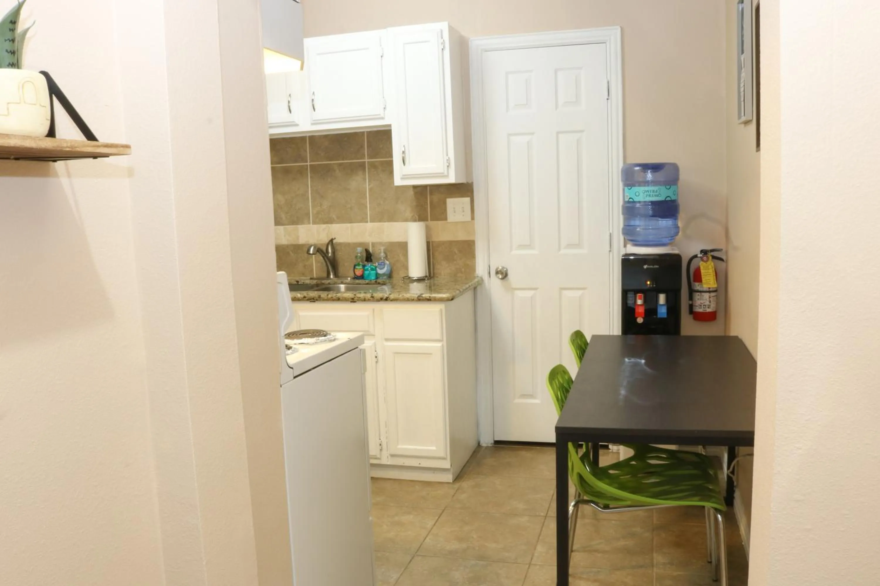 Kitchen or kitchenette in East Downtown Hideaway