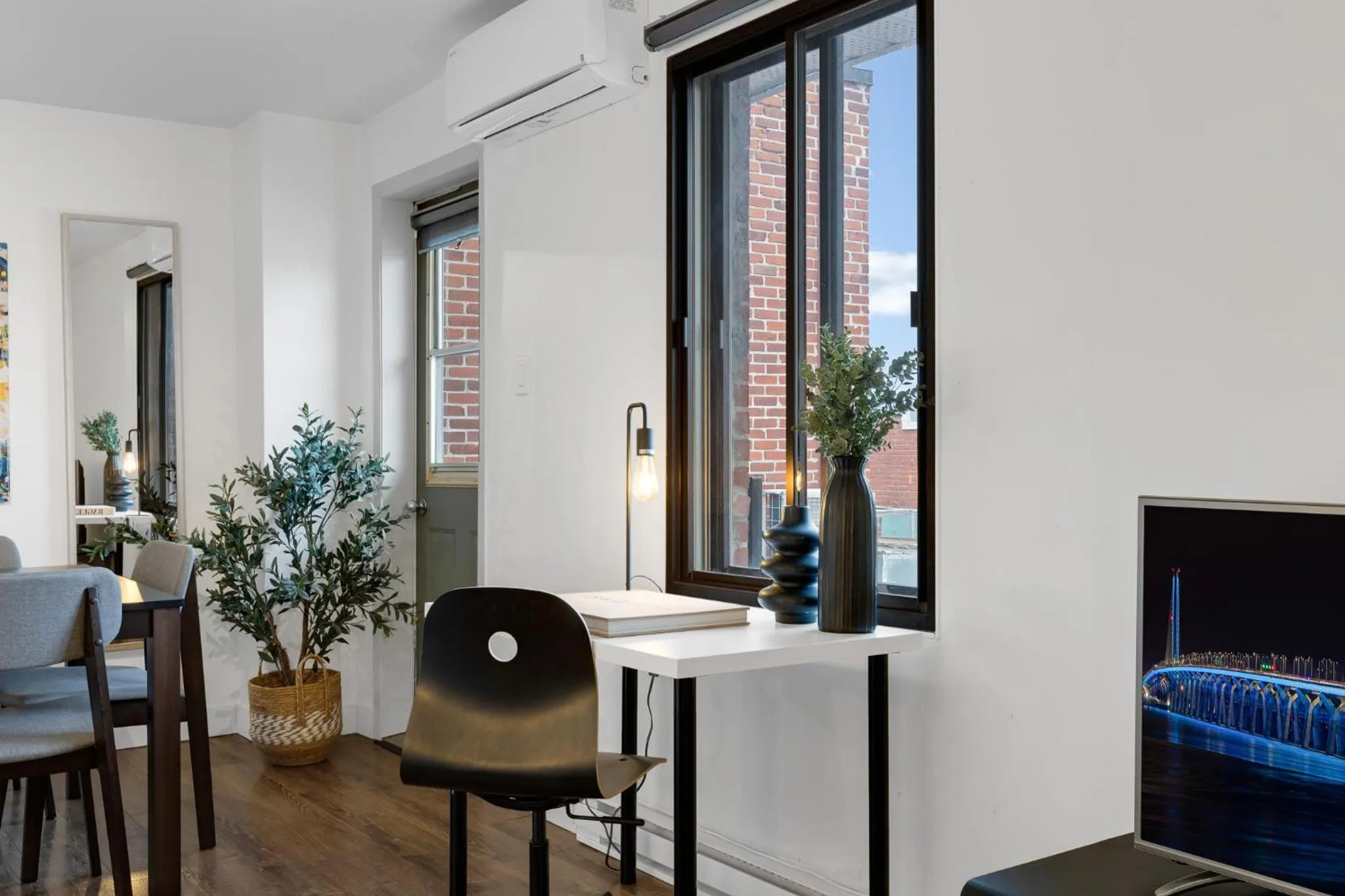 Living room in LiV MTL Soho