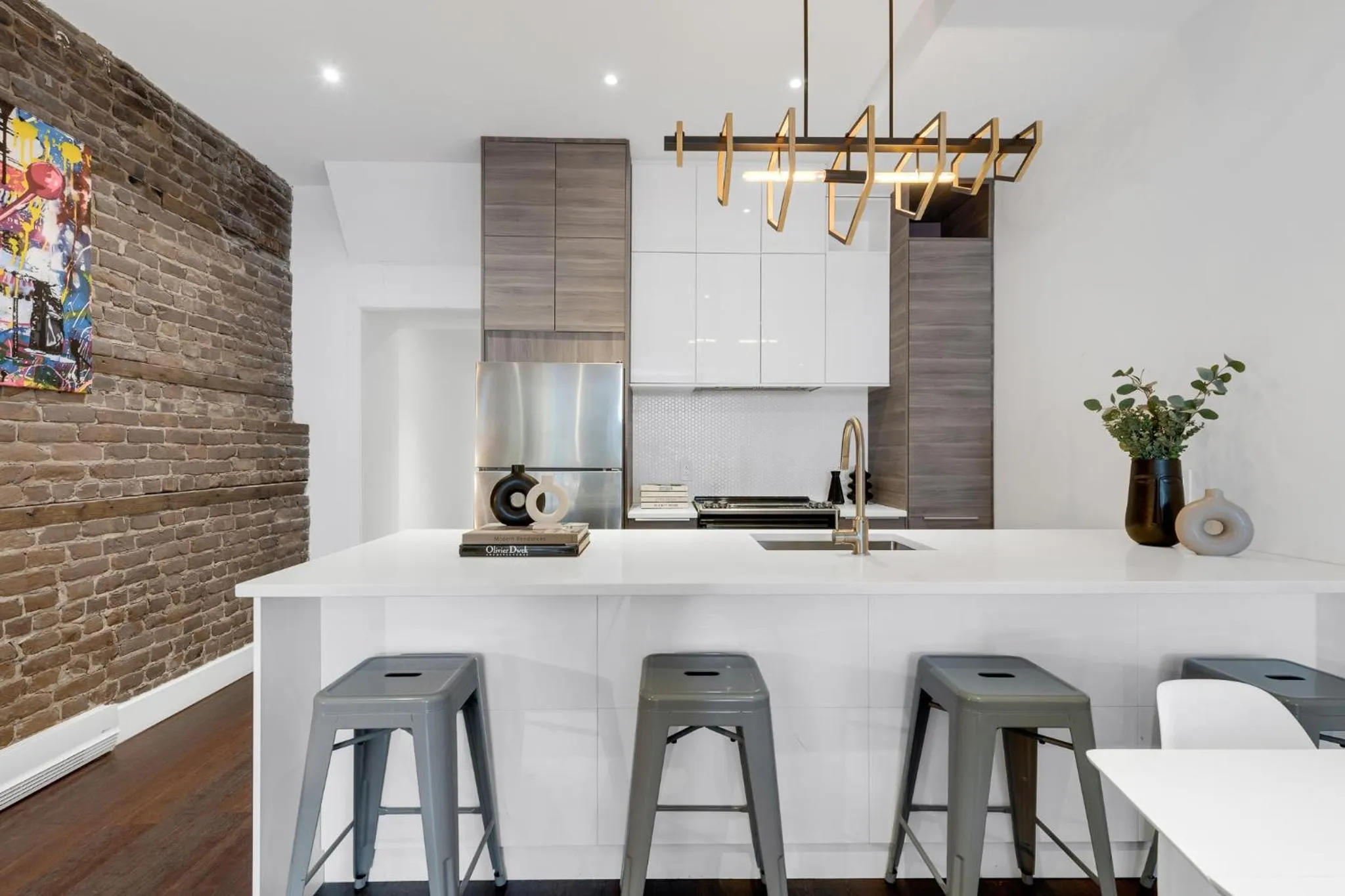 Kitchen or kitchenette in LiV MTL Soho