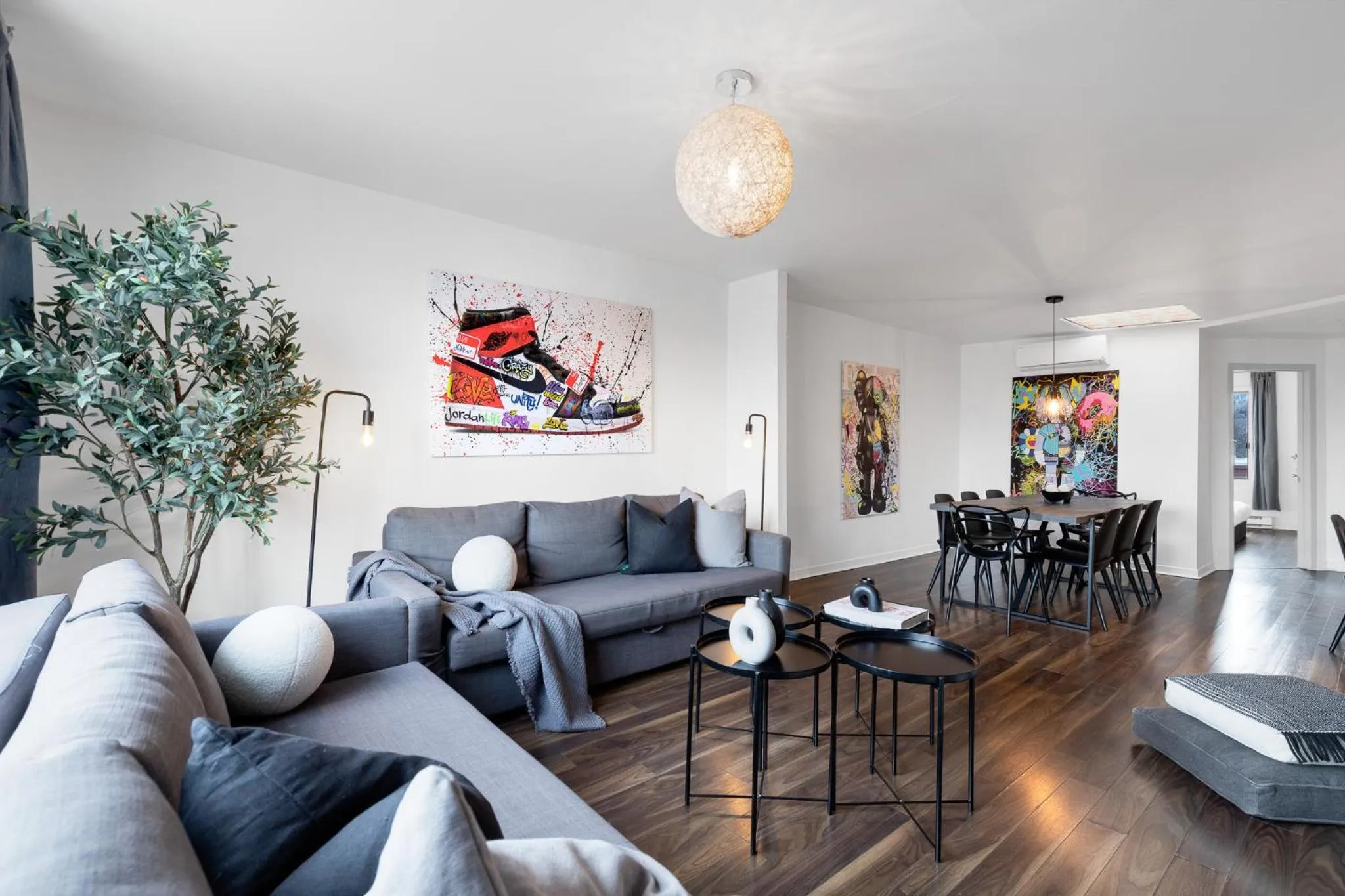 Living room in LiV MTL Soho