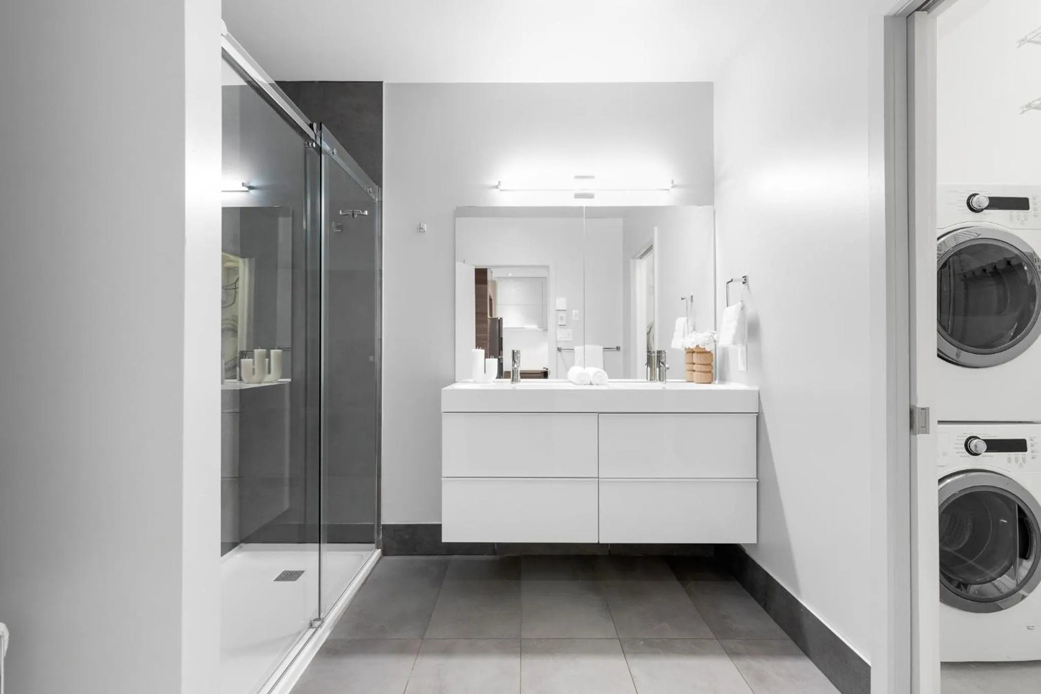 Shower in LiV MTL Soho