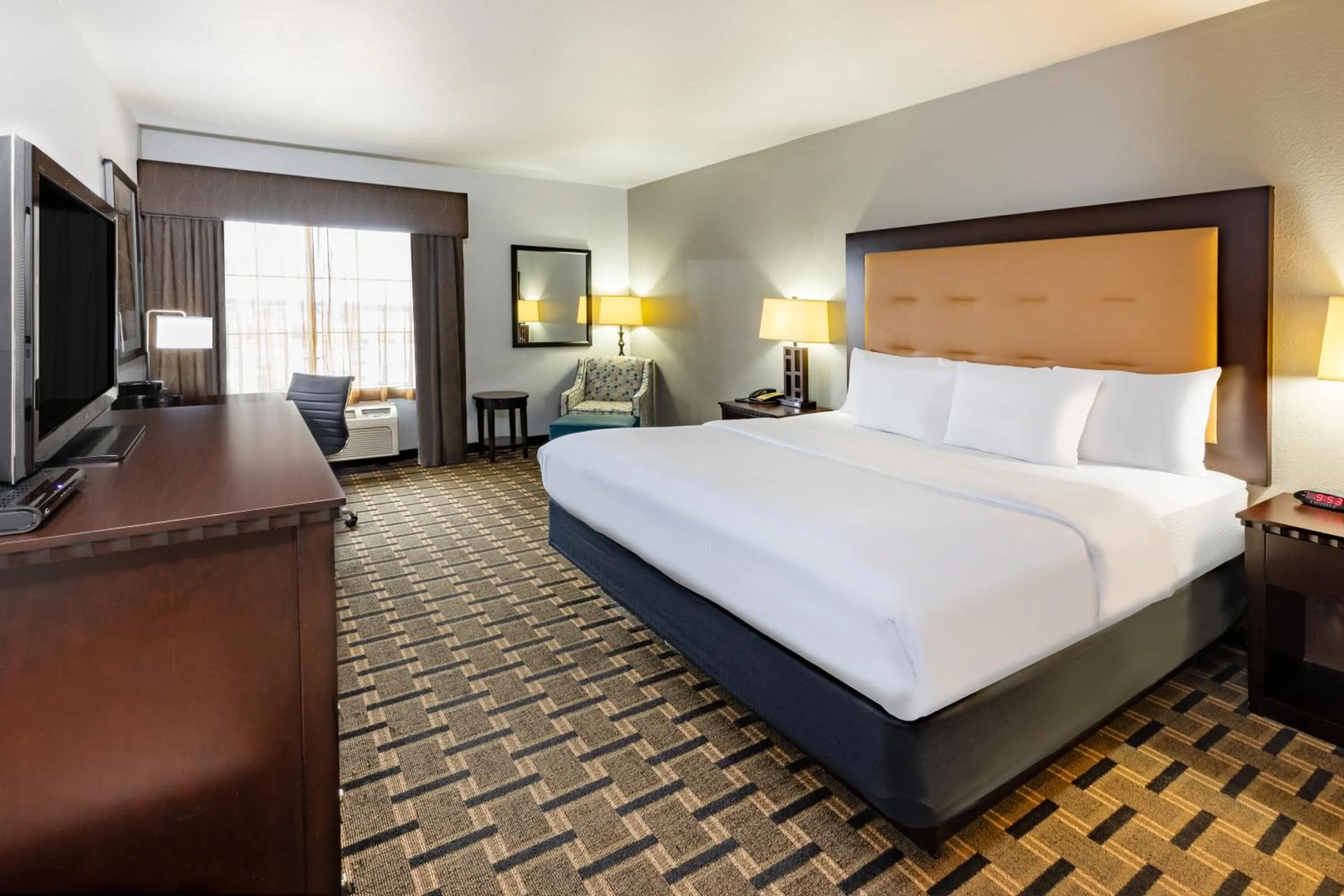 Bed in La Quinta by Wyndham Mt. Pleasant