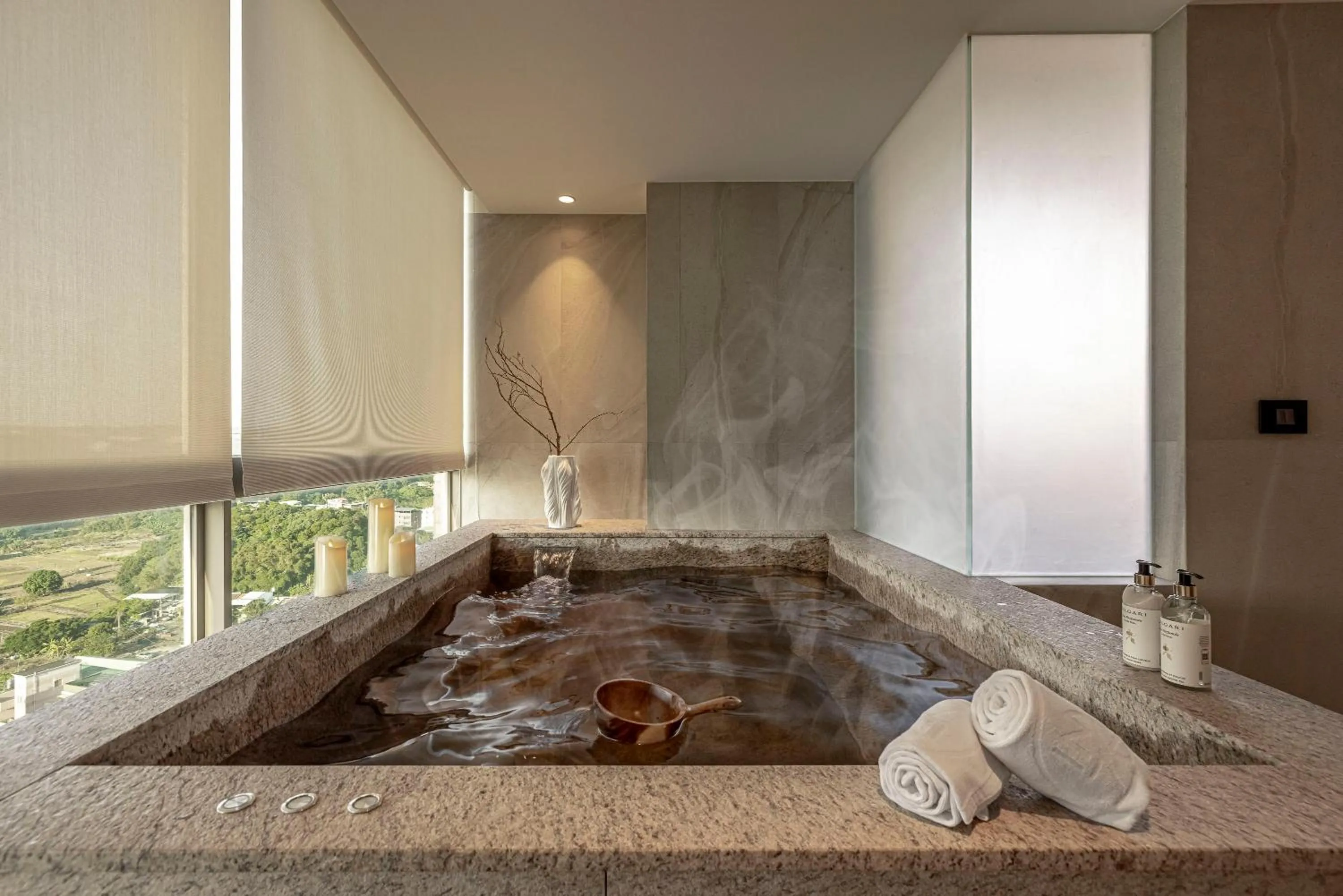 Hot Spring Bath in Yun Estate Hotel