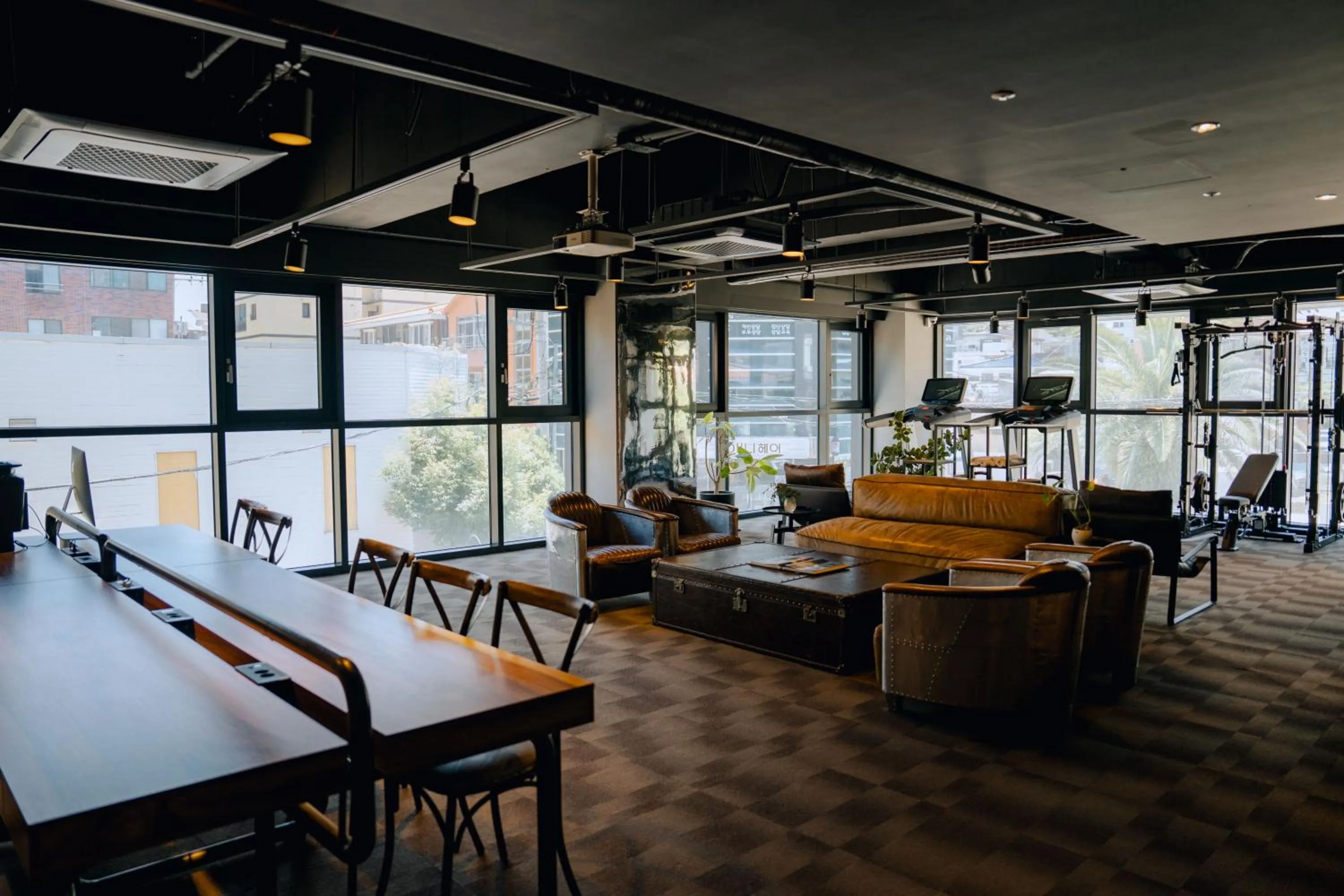 Business facilities in Maxx Jeju, a member of H Rewards