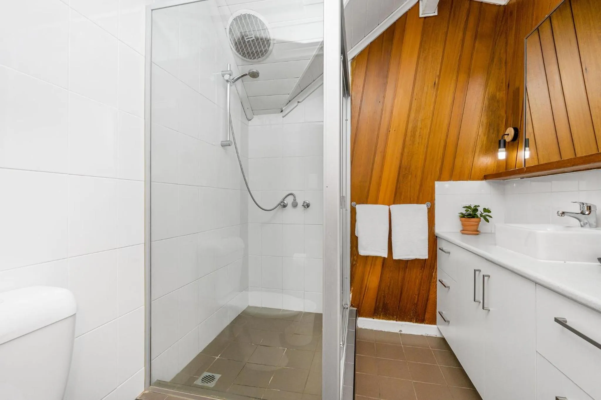 Bathroom in Aquarius Backpackers Resort