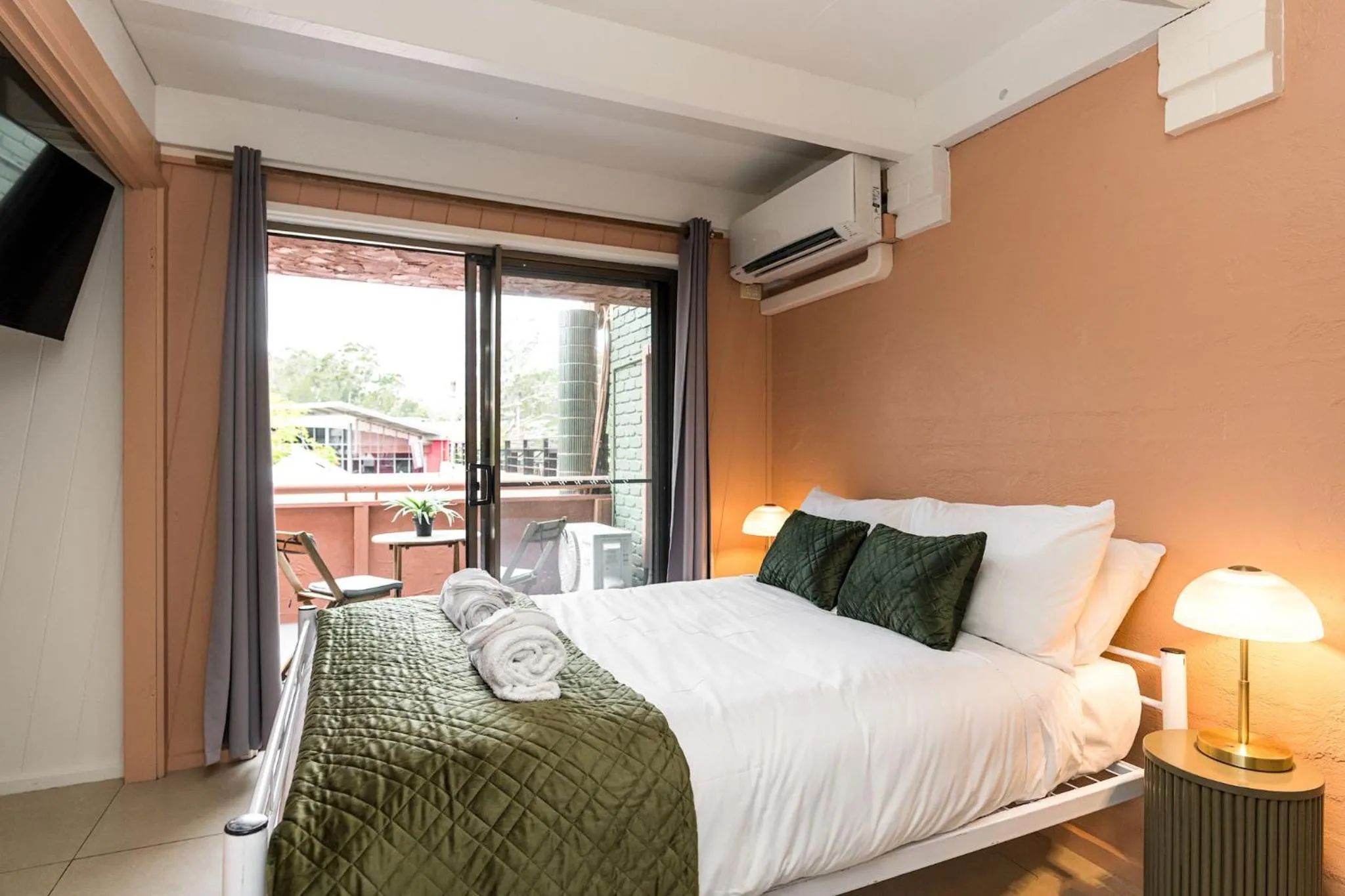 Photo of the whole room, Bed in Aquarius Backpackers Resort