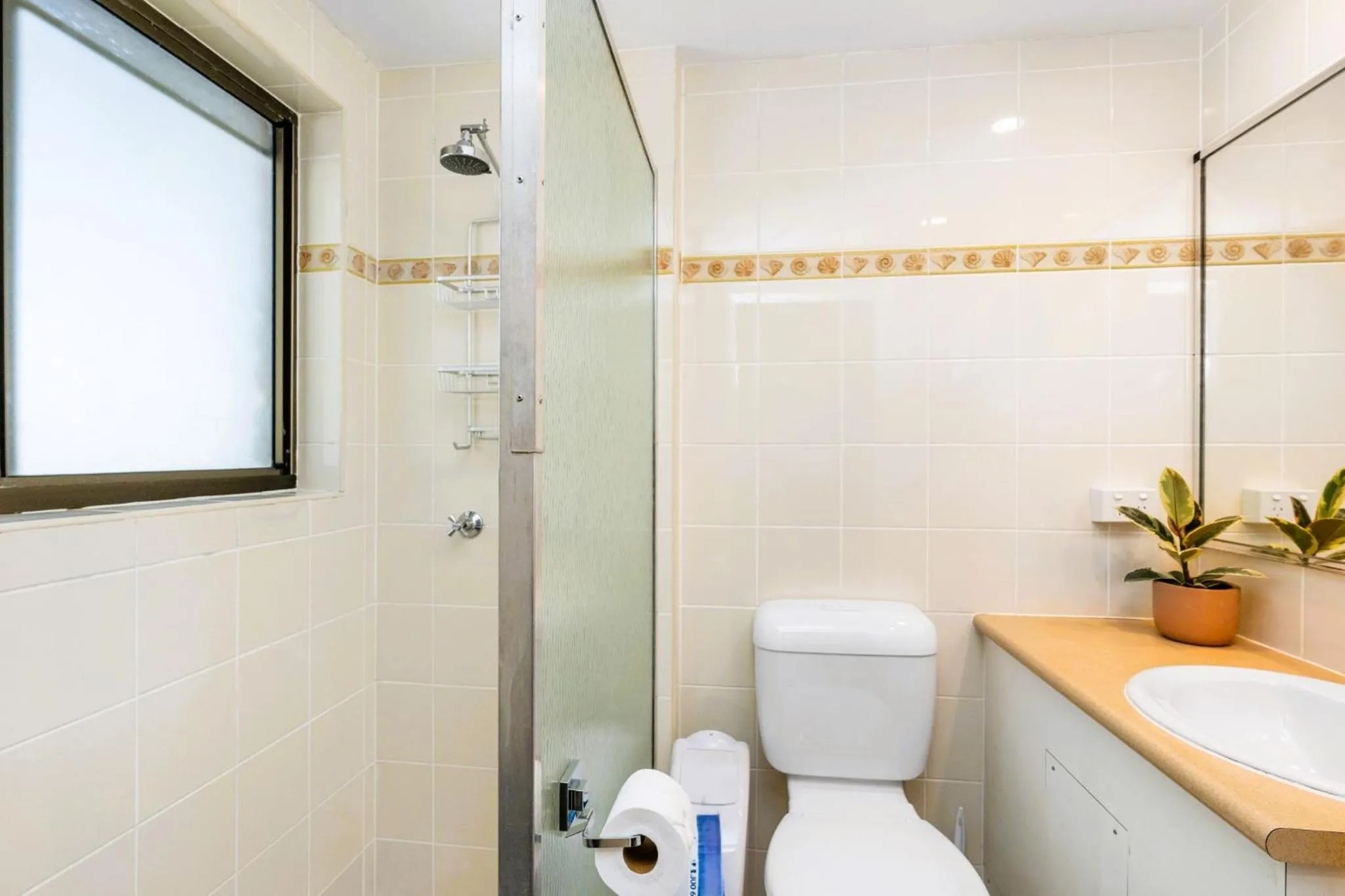 Bathroom in Aquarius Backpackers Resort