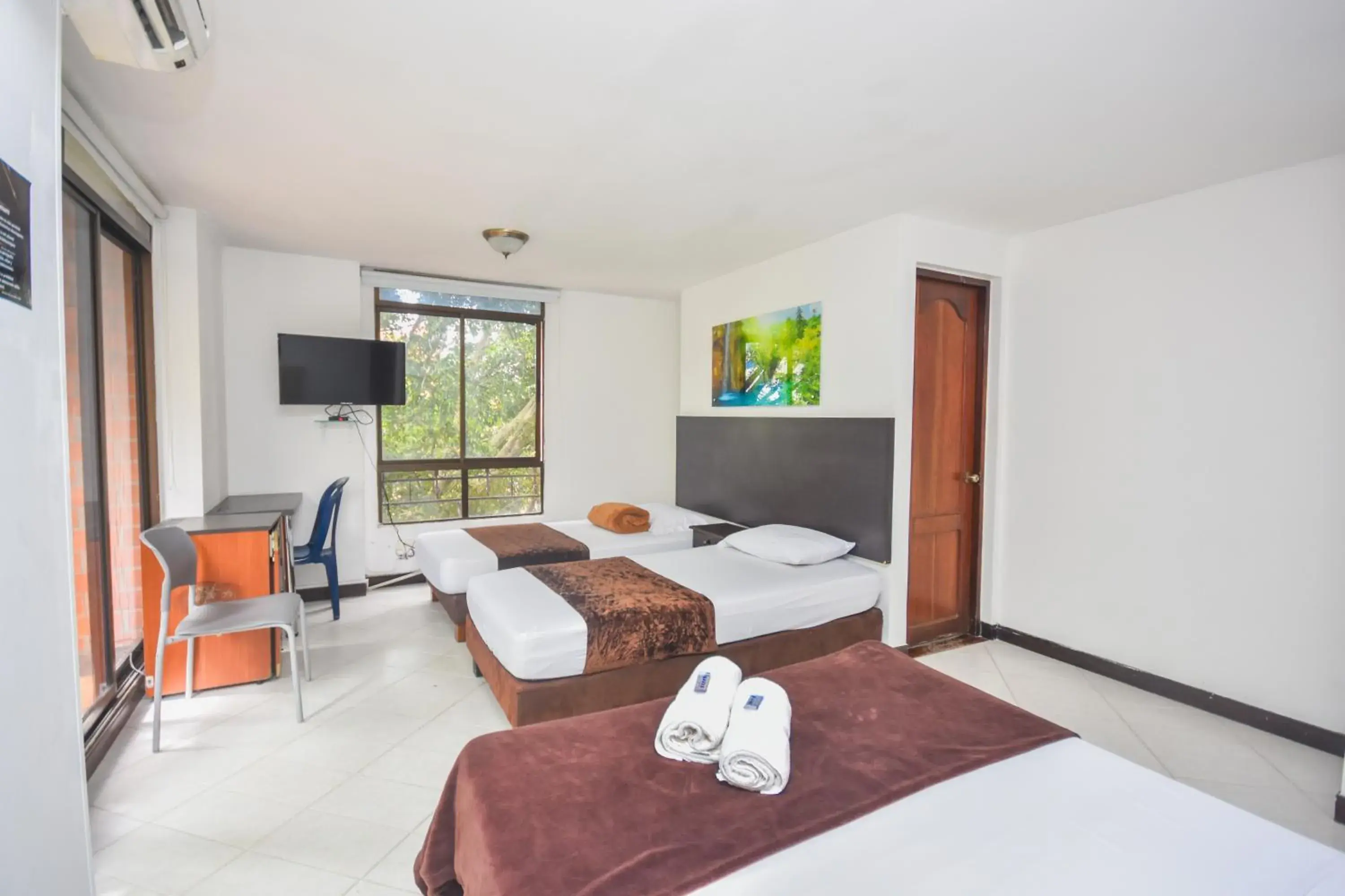 Quadruple Room with Balcony in Hotel Estadio Real Quadruple Room with Balcony in Hotel Estadio Real