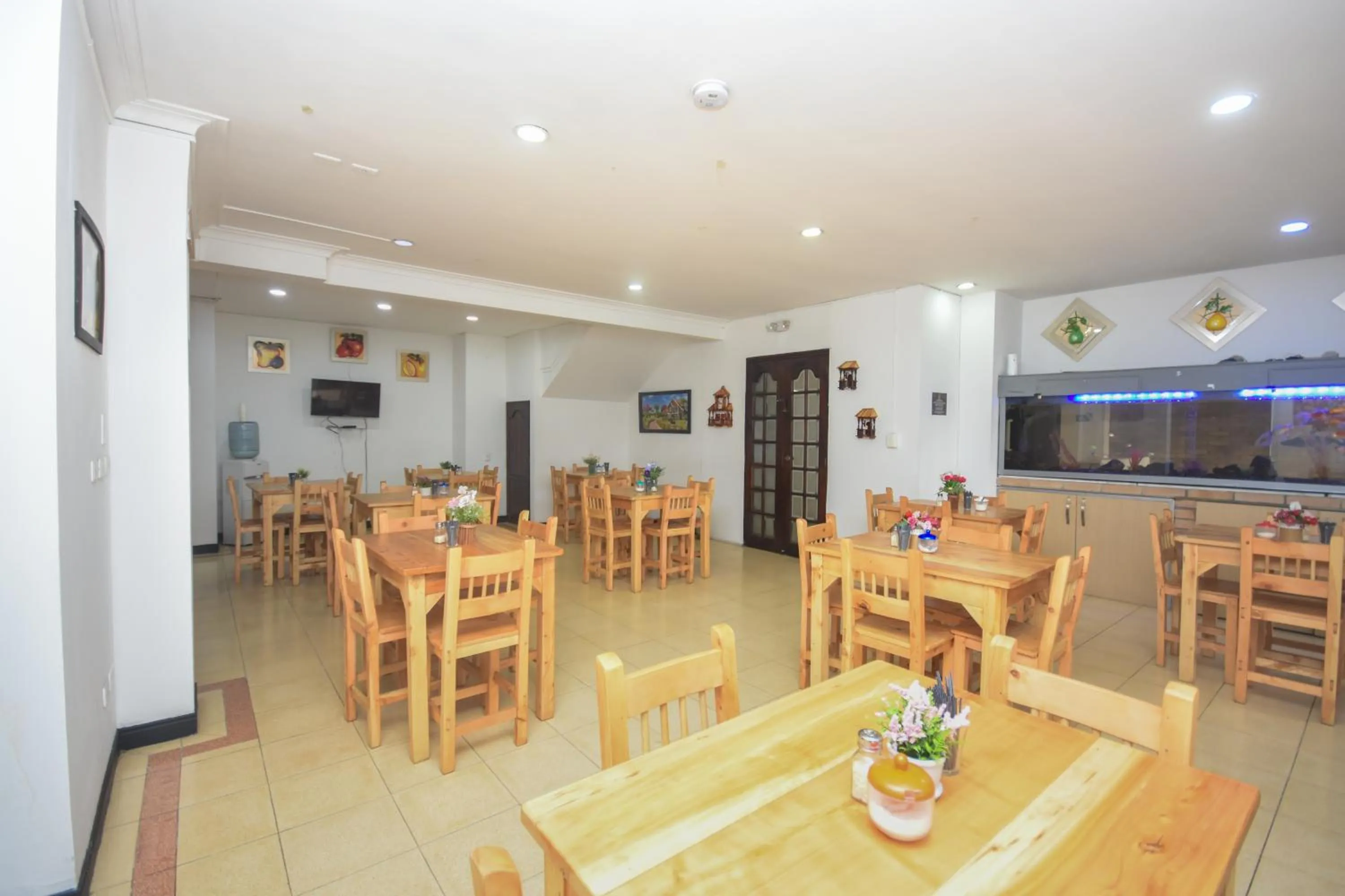 Restaurant/places to eat in Hotel Estadio Real