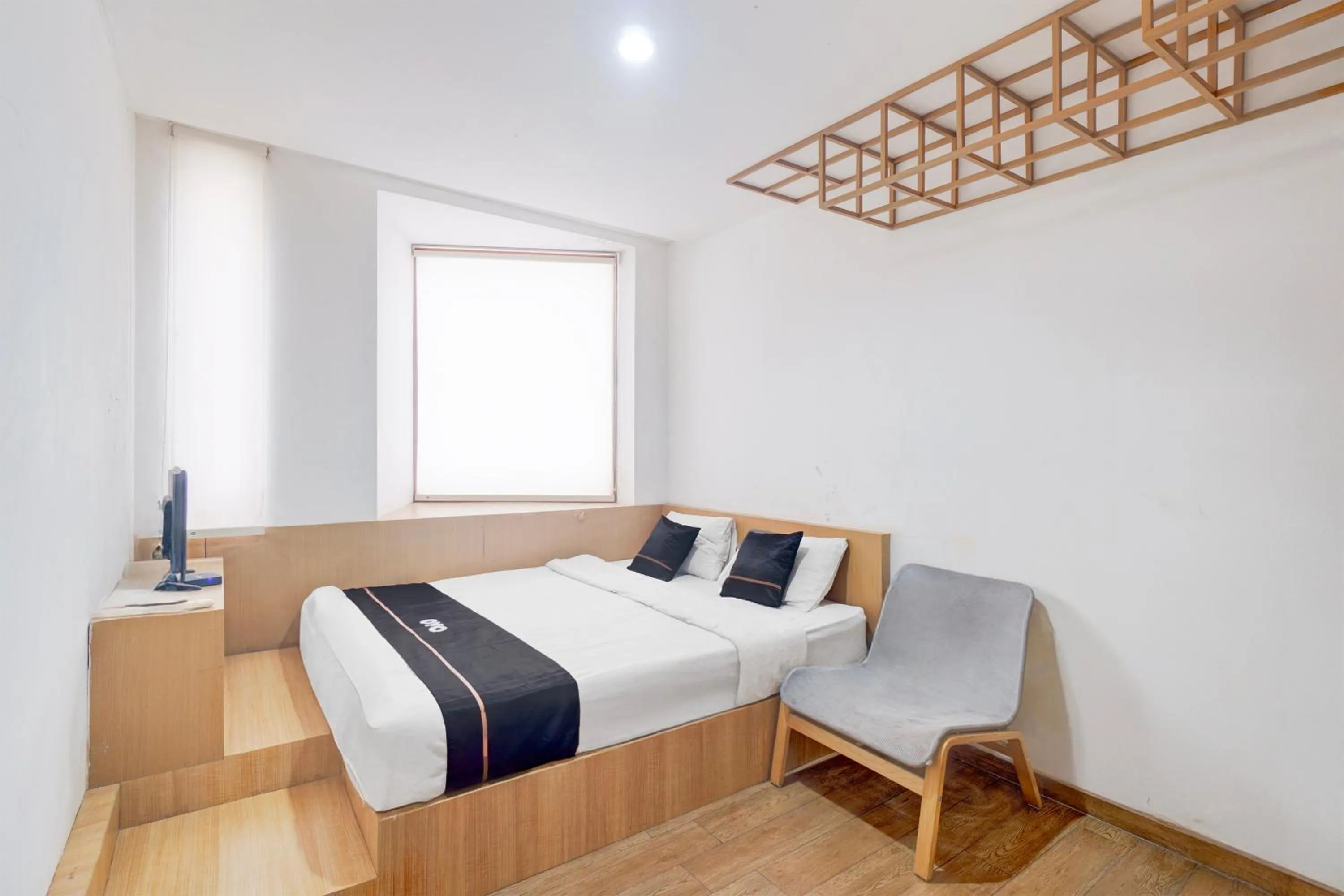 Photo of the whole room, Bed in Hotel O Pondok Indah Near Gandaria City Formerly Odori Residence