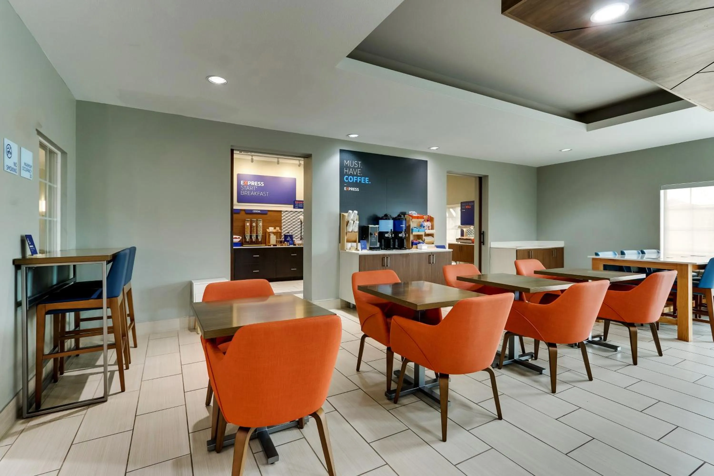 Breakfast in Holiday Inn Express & Suites - Ardmore by IHG