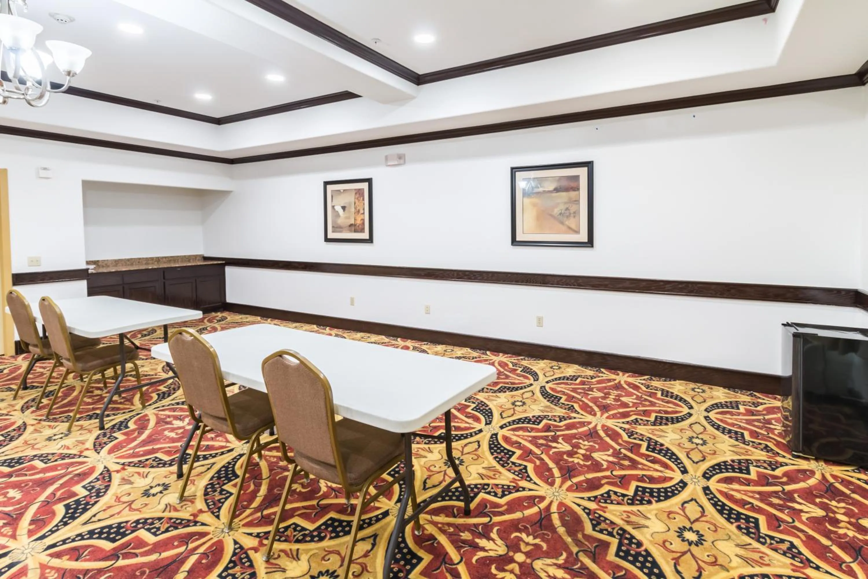 Living room in Motel 6-Joshua, TX