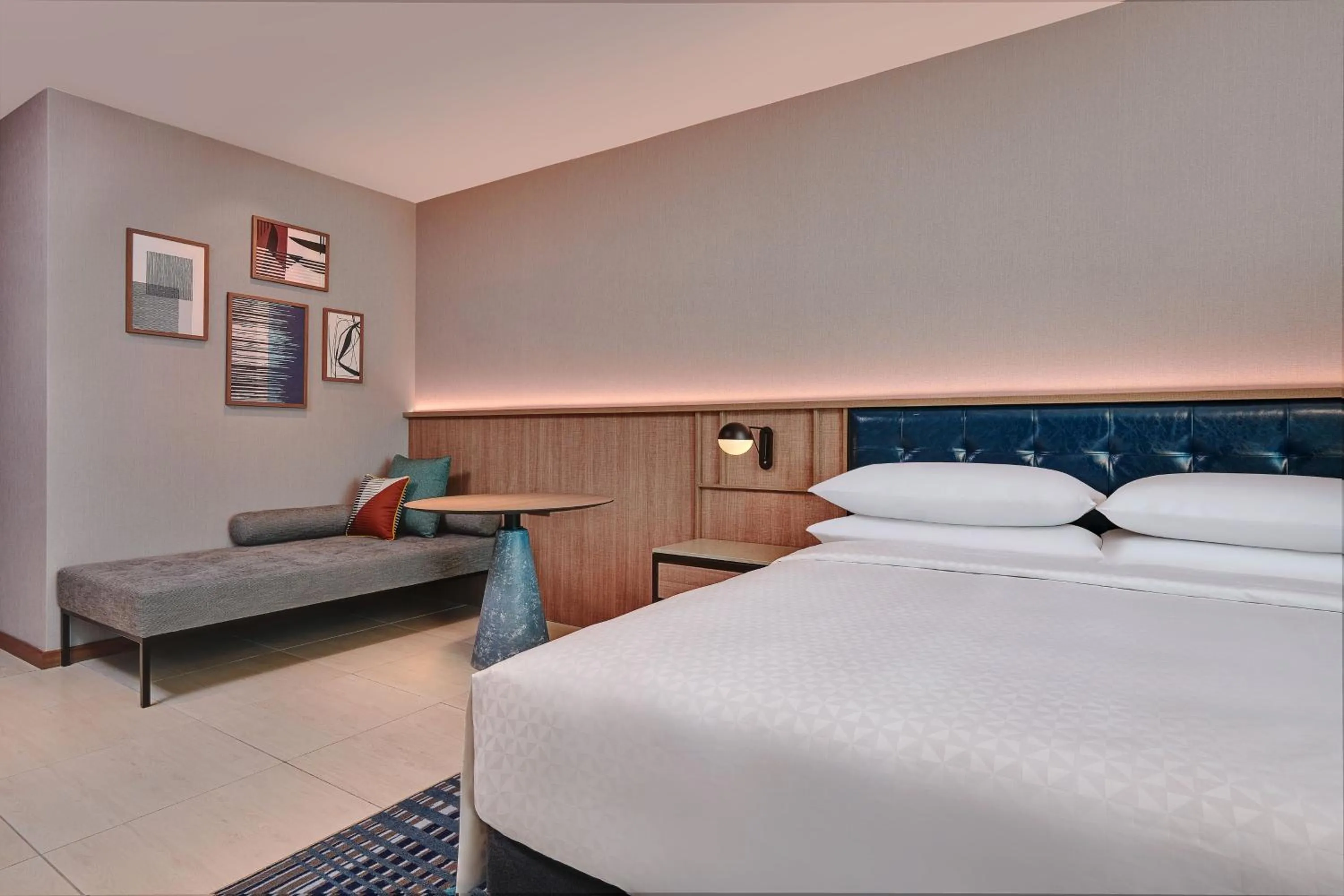 Photo of the whole room, Bed in Four Points by Sheraton Desaru