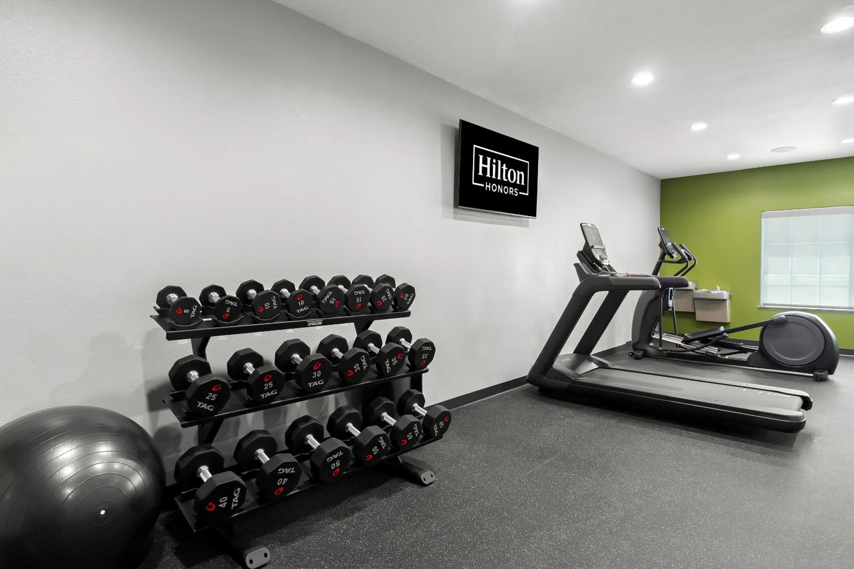Fitness centre/facilities in Spark By Hilton Missouri City
