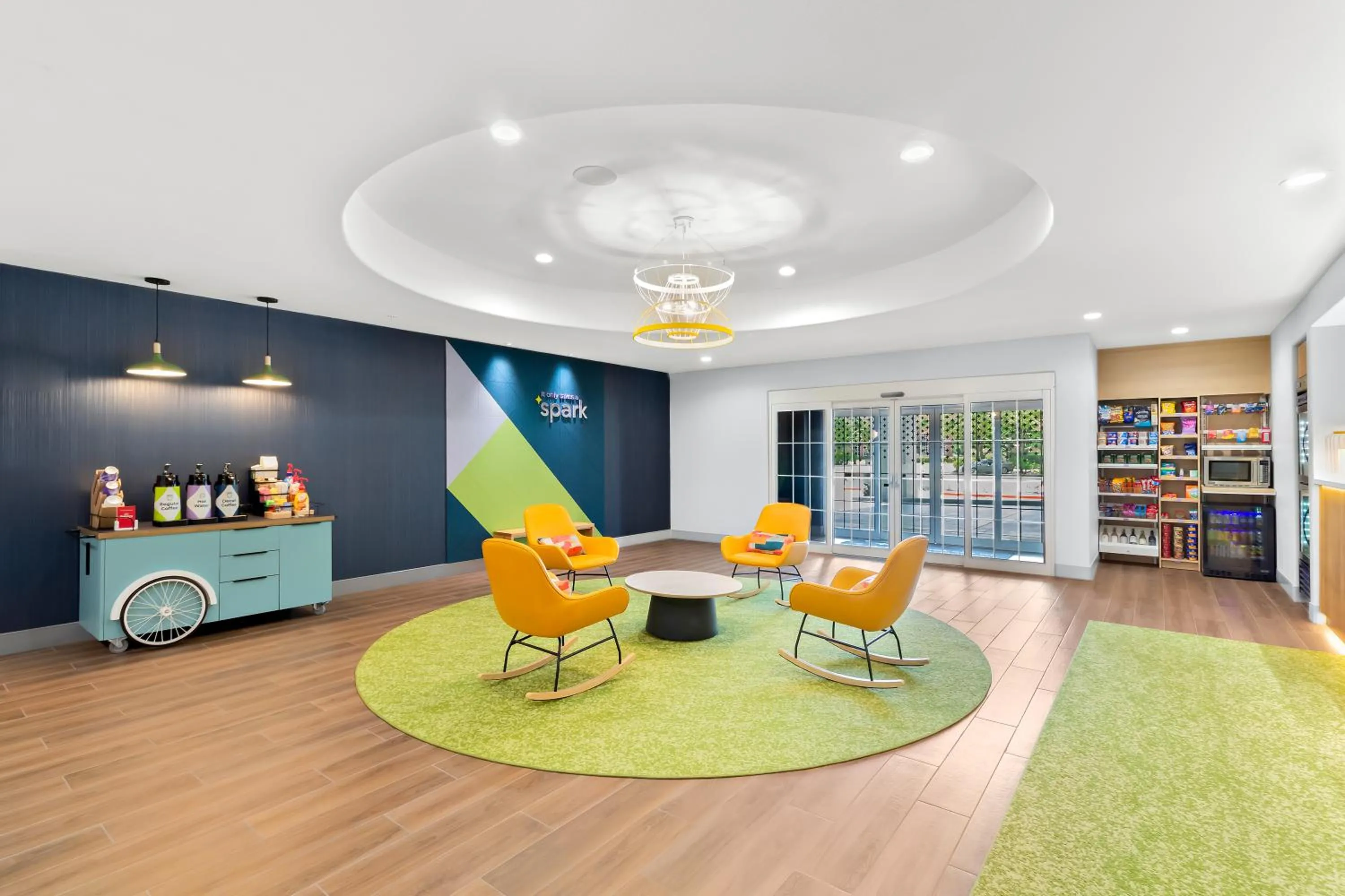 On-site shops in Spark By Hilton Missouri City