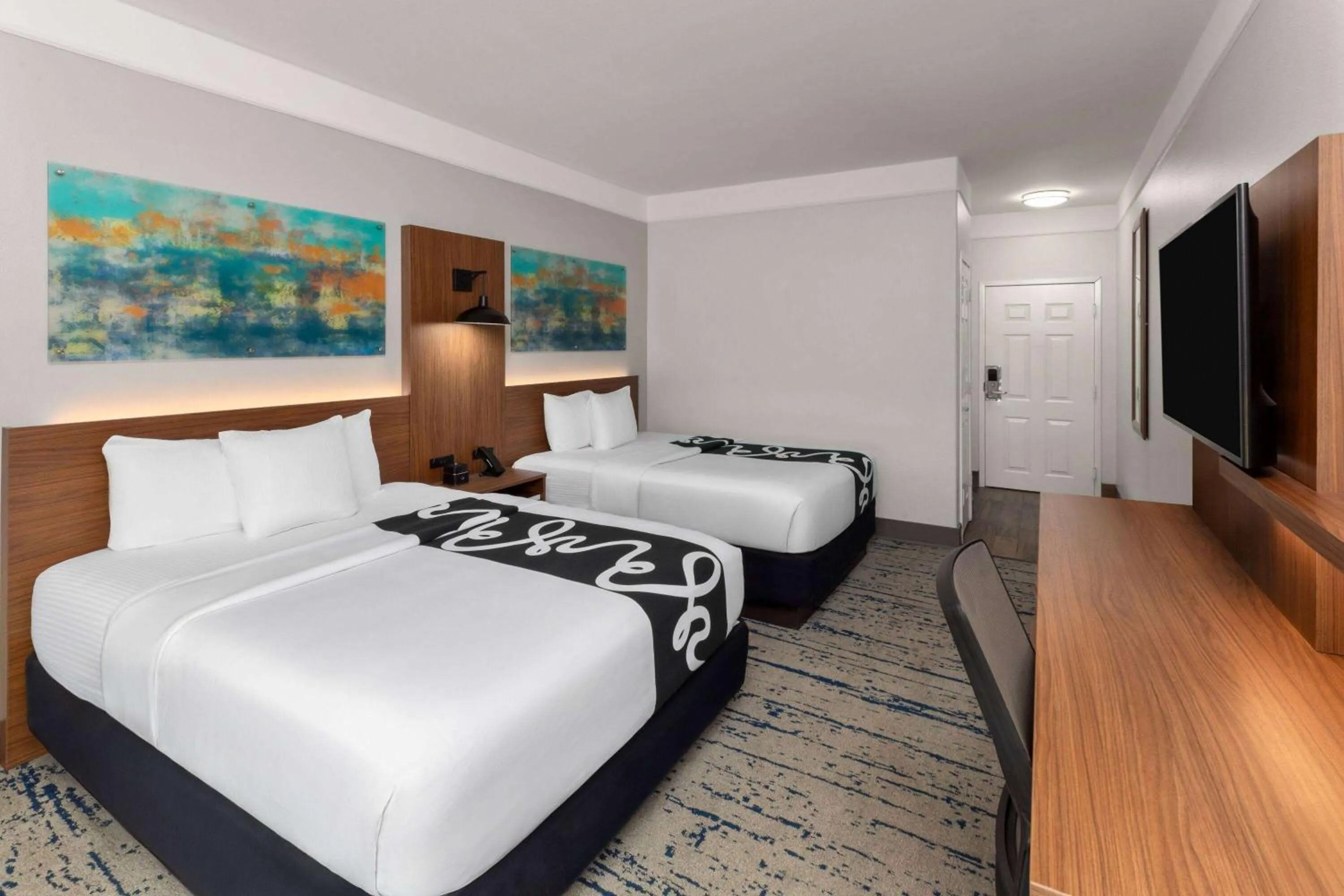 Photo of the whole room, Bed in La Quinta by Wyndham Angleton