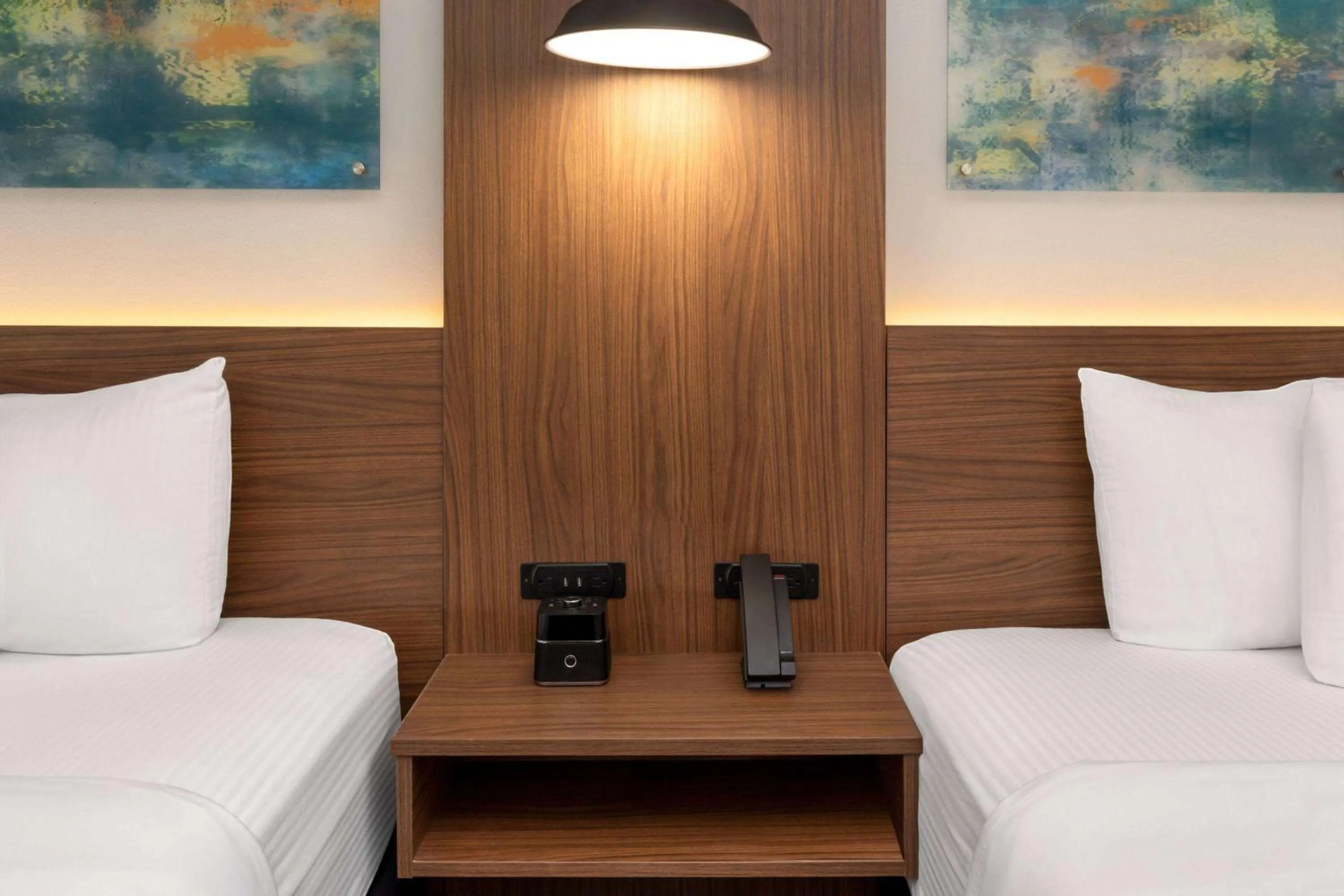 Photo of the whole room, Bed in La Quinta by Wyndham Angleton