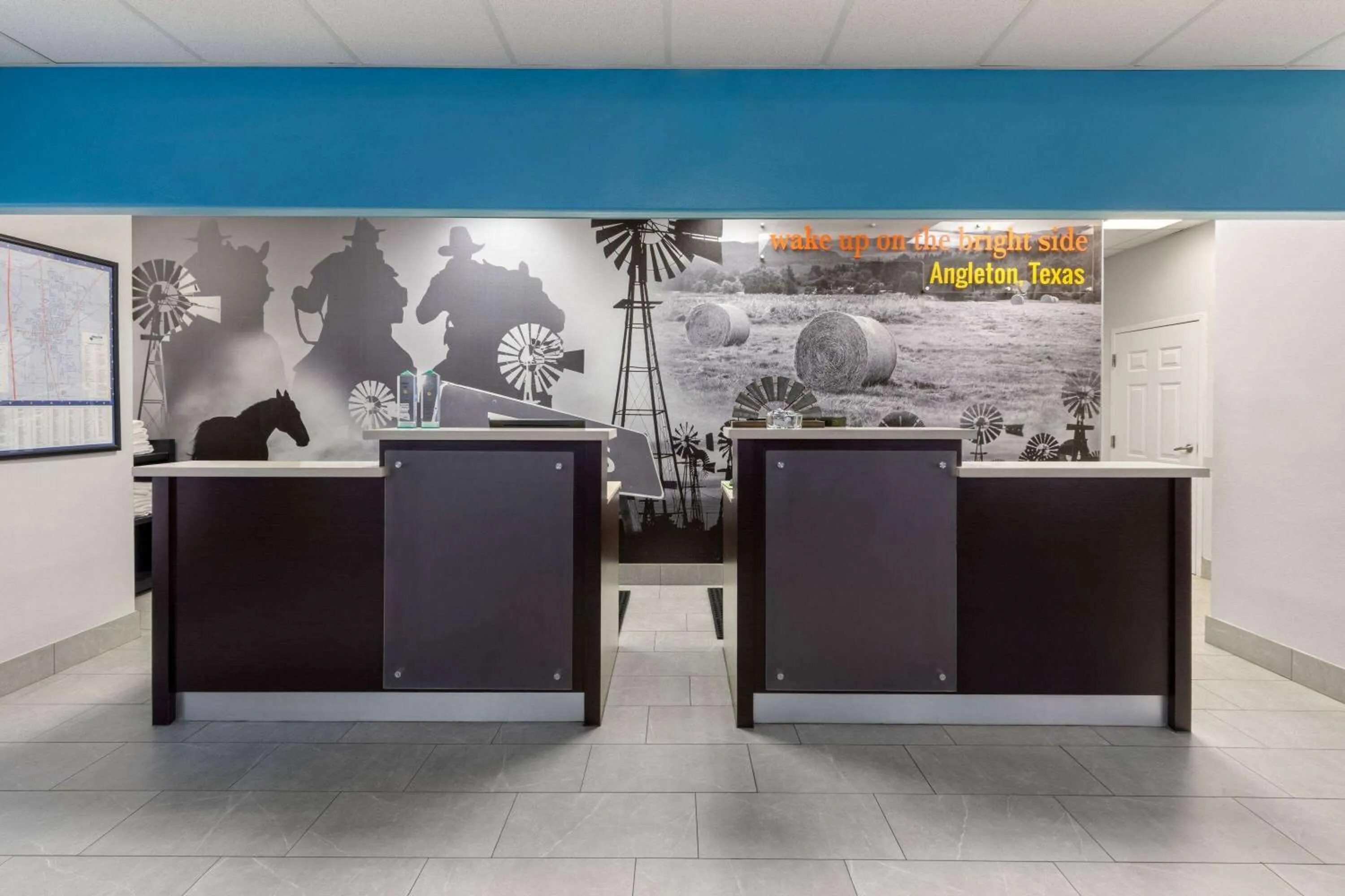 Lobby or reception in La Quinta by Wyndham Angleton