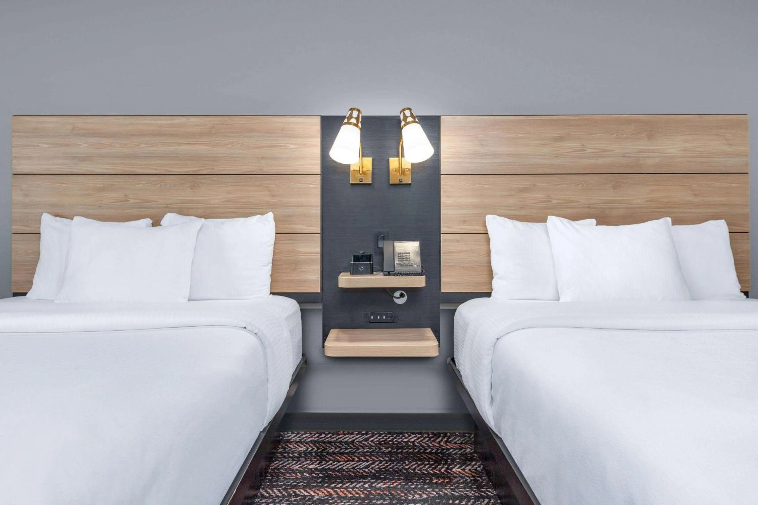 Photo of the whole room, Bed in La Quinta by Wyndham Woodway - Waco South