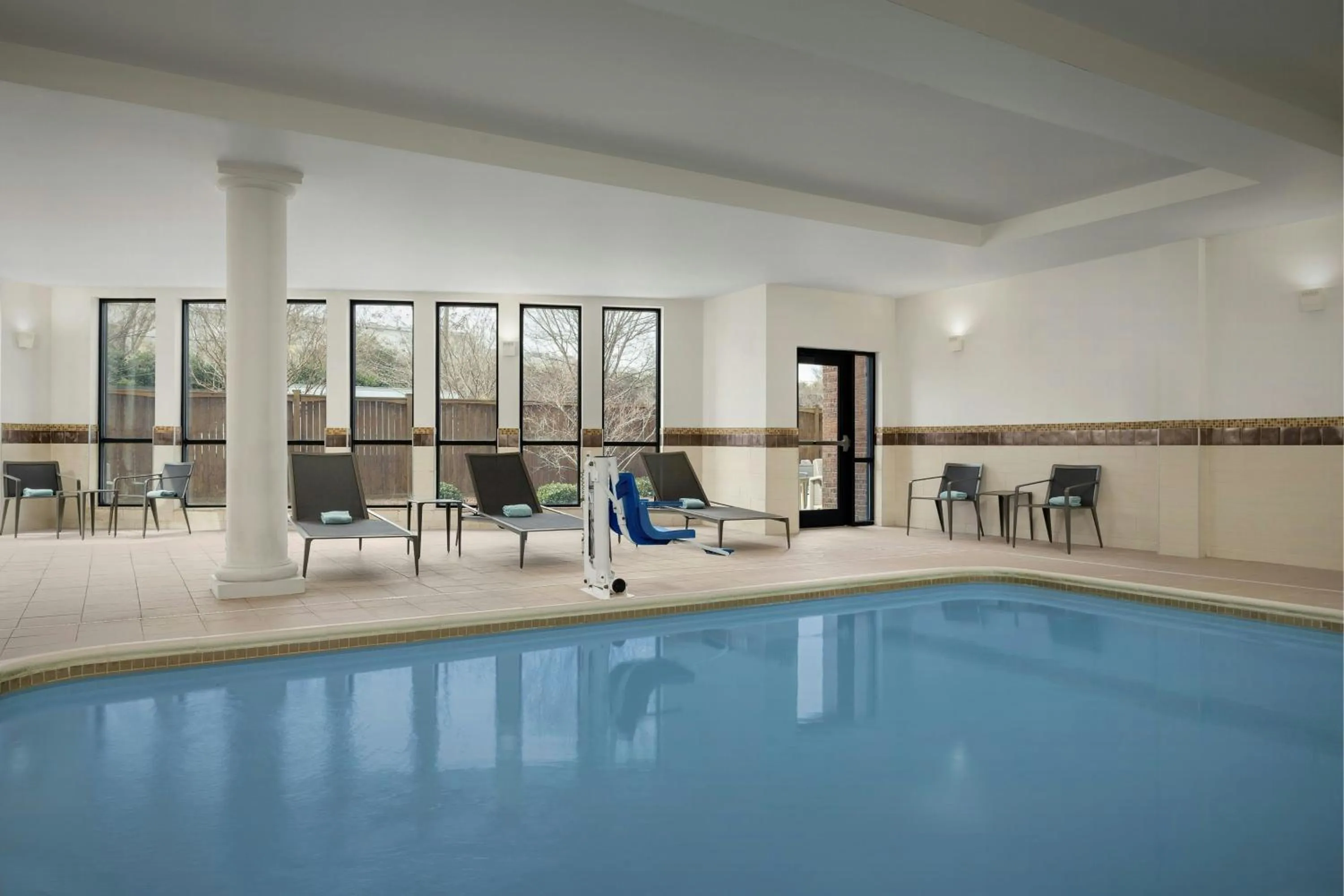 Swimming pool in Courtyard by Marriott Salisbury
